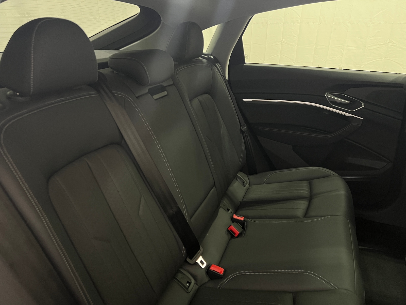 Thumbnail: 2021 Audi e-tron S - 5