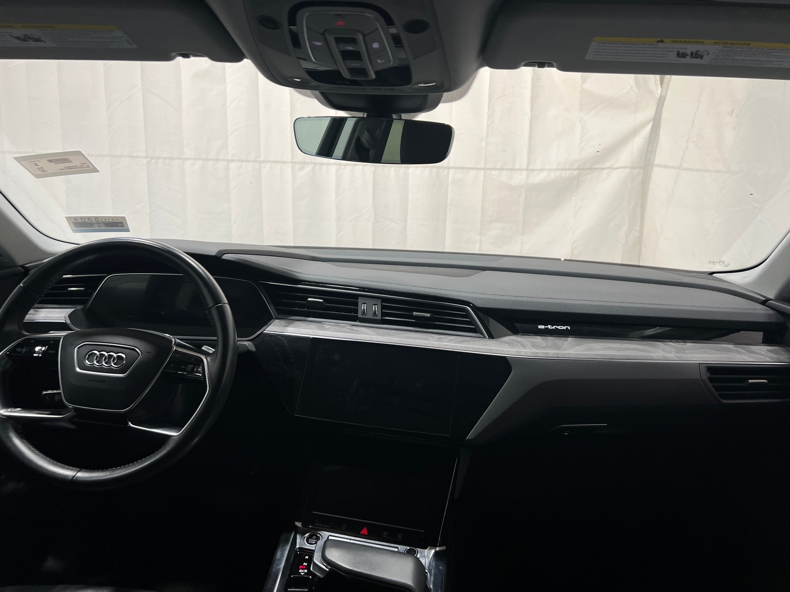 Thumbnail: 2021 Audi e-tron S - 2
