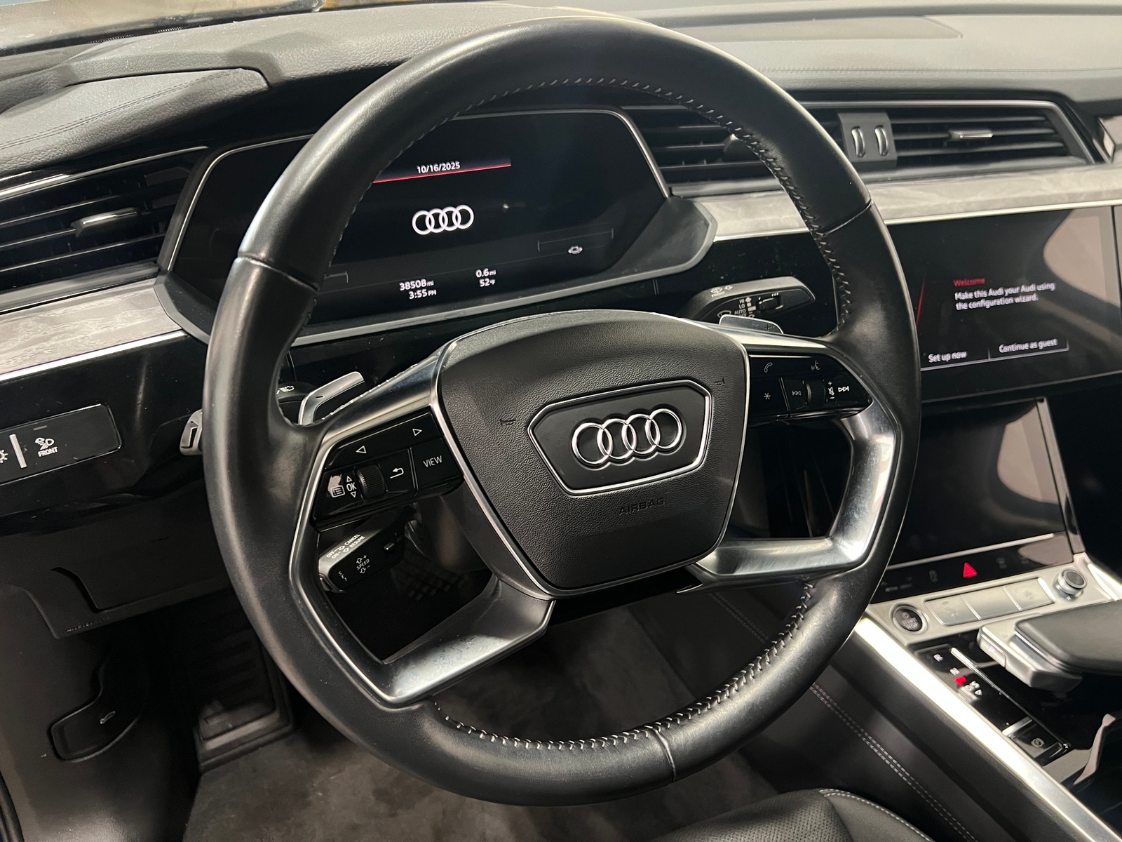 Thumbnail: 2021 Audi e-tron S - 4
