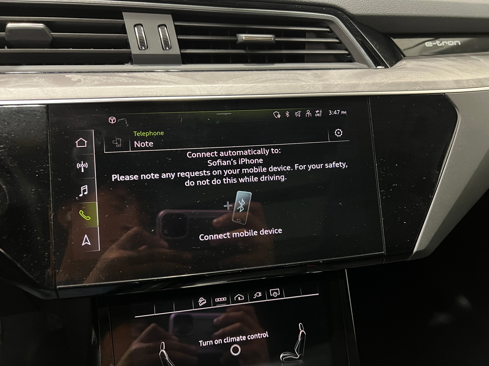 Thumbnail: 2021 Audi e-tron S - 3
