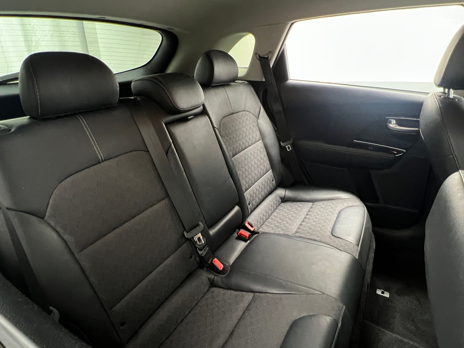 Thumbnail: 2018 Kia Niro - 5