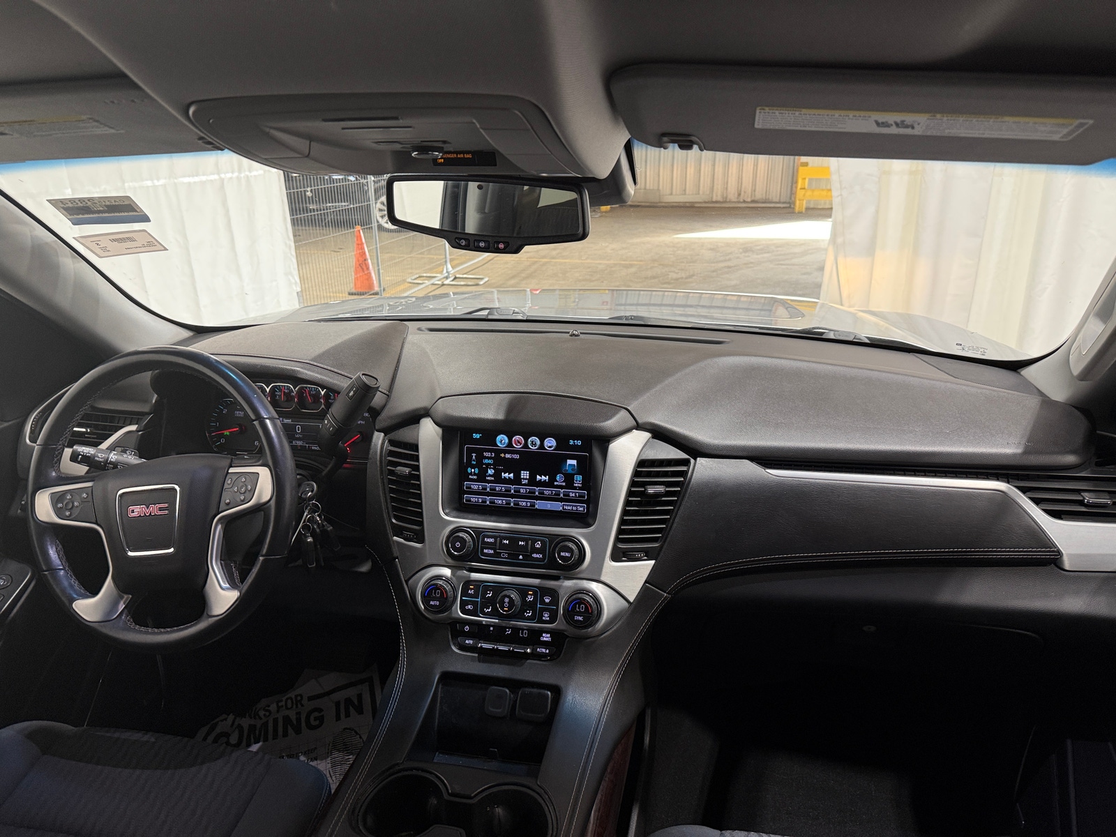 Thumbnail: 2019 GMC Yukon XL - 3