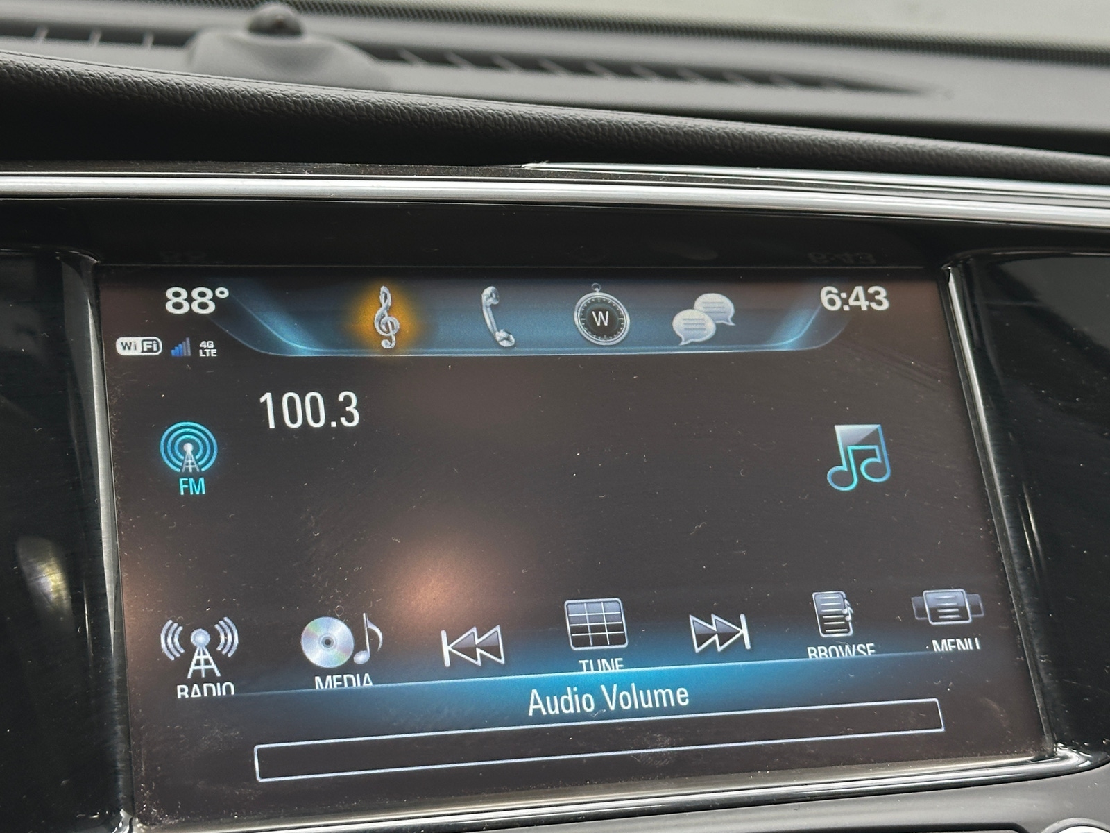 Thumbnail: 2019 Buick Envision - 3