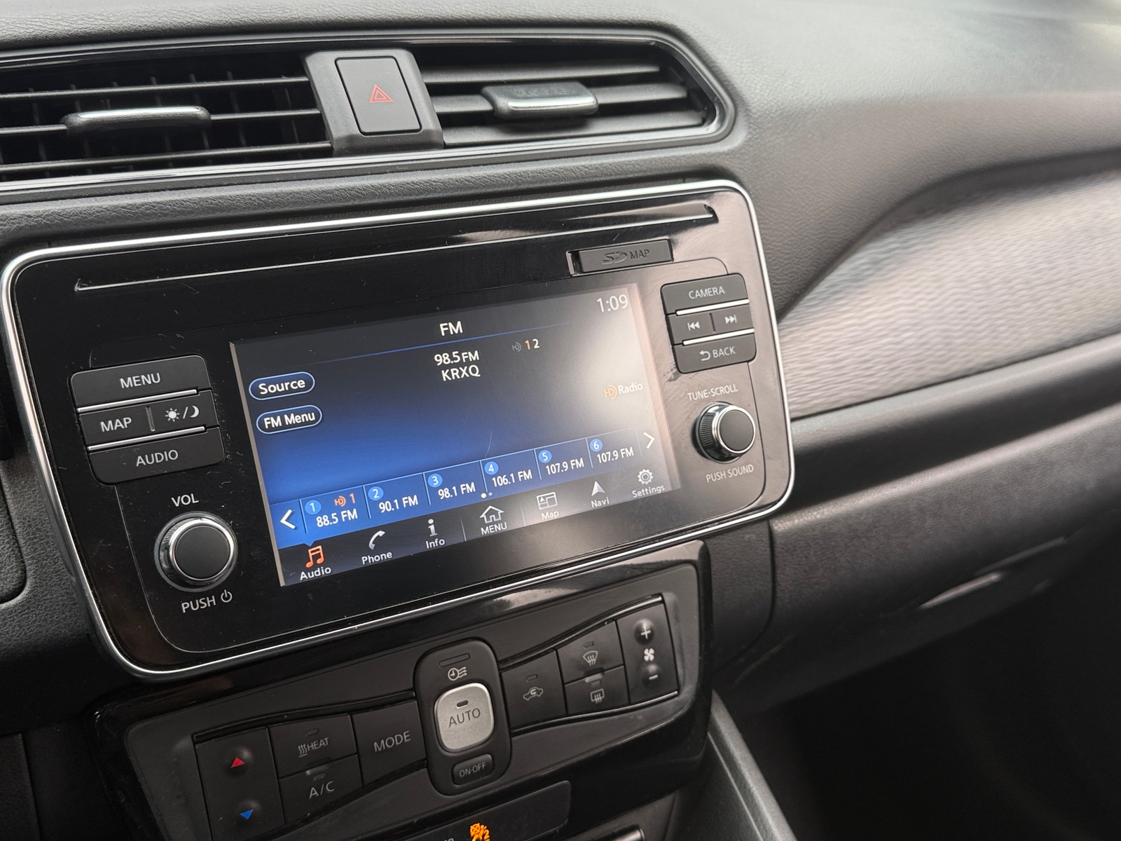 Thumbnail: 2019 Nissan Leaf - 4