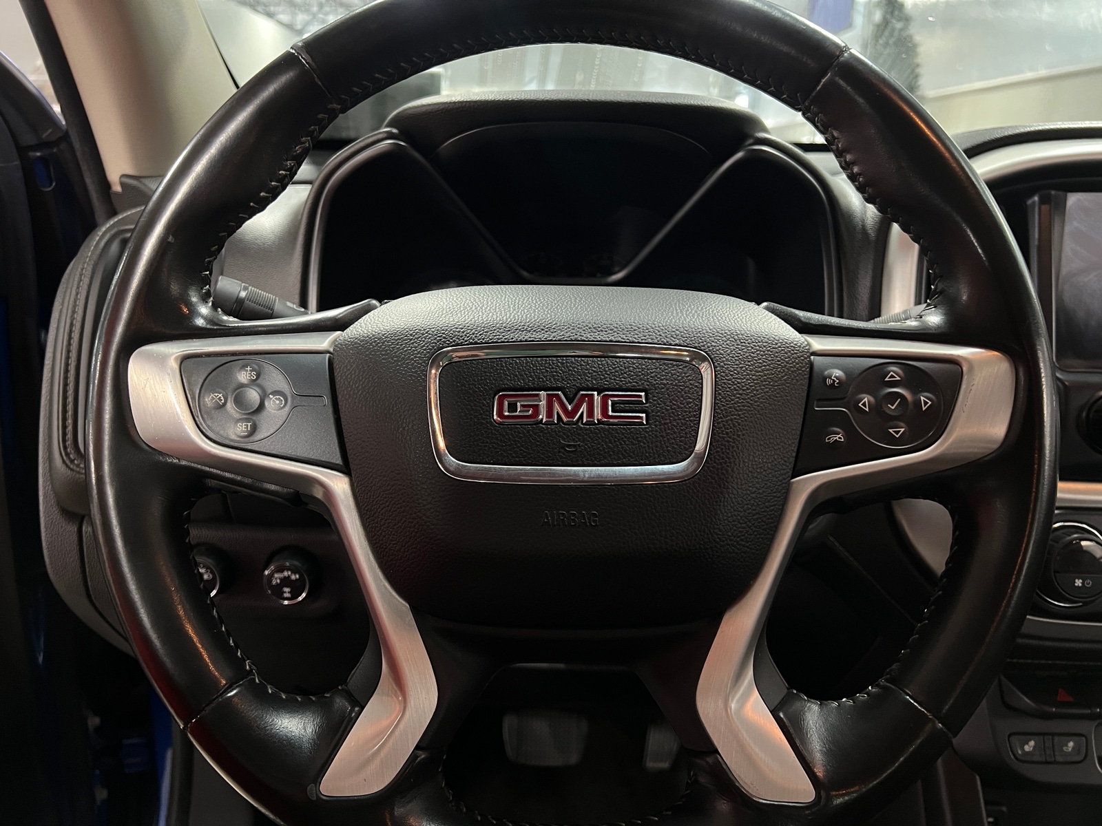 Thumbnail: 2018 GMC Canyon - 4