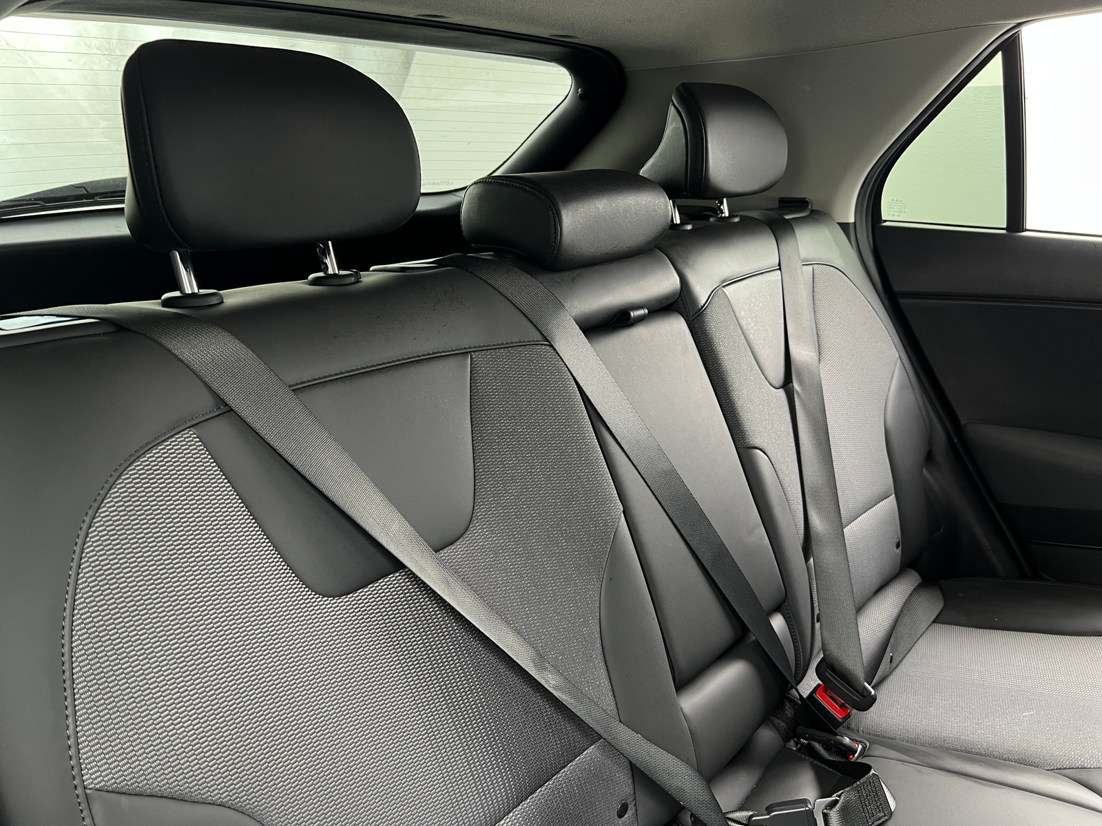 Thumbnail: 2023 Kia Niro - 5