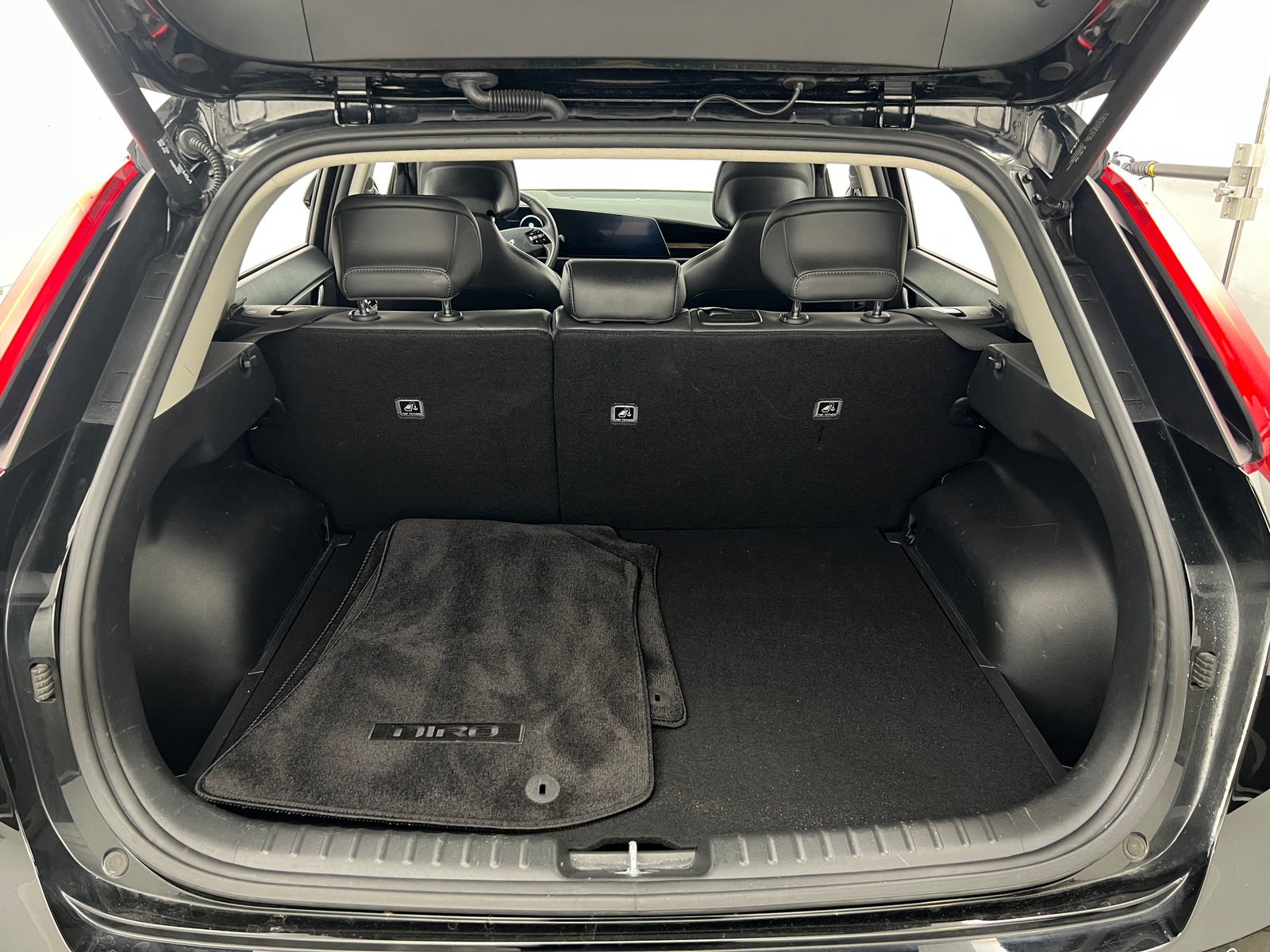 Thumbnail: 2023 Kia Niro - 6