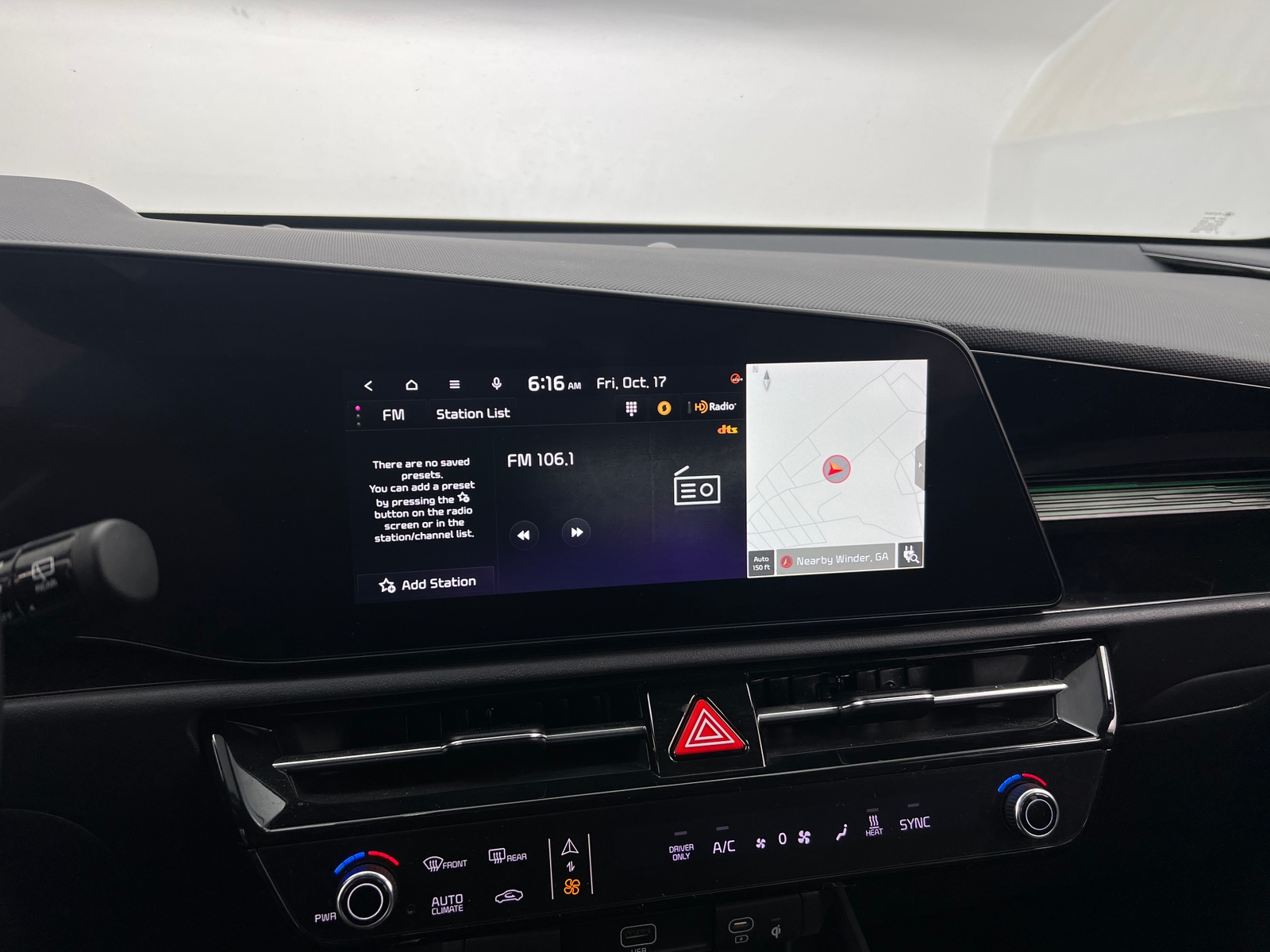 Thumbnail: 2023 Kia Niro - 3