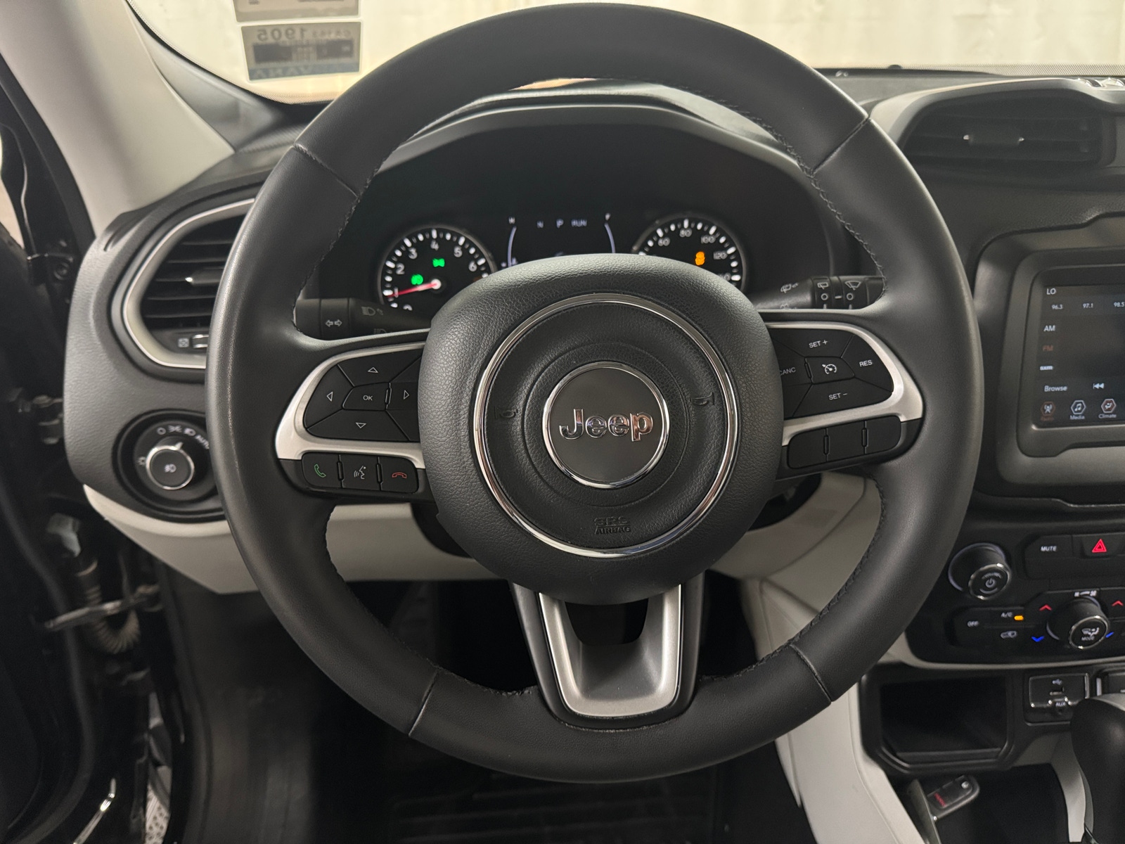 Thumbnail: 2020 Jeep Renegade - 5