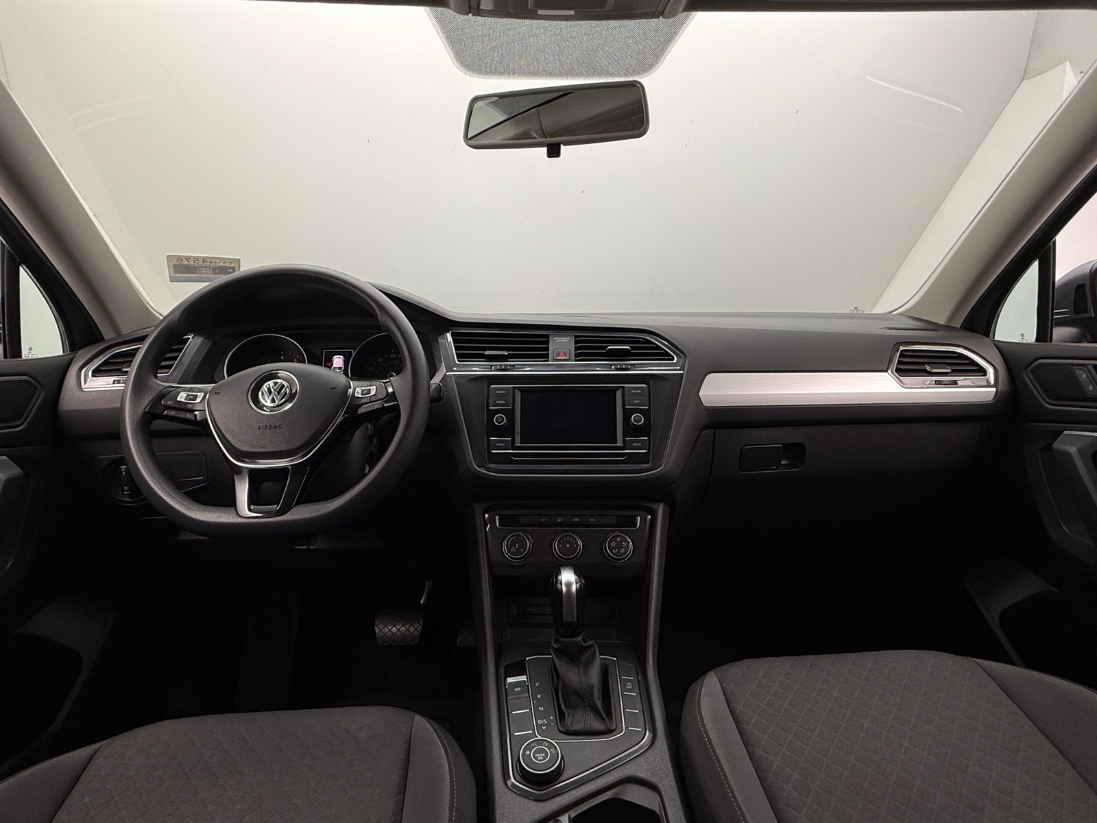 Thumbnail: 2020 Volkswagen Tiguan - 3