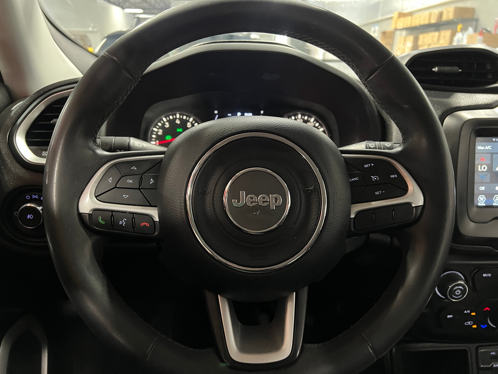 Thumbnail: 2018 Jeep Renegade - 5