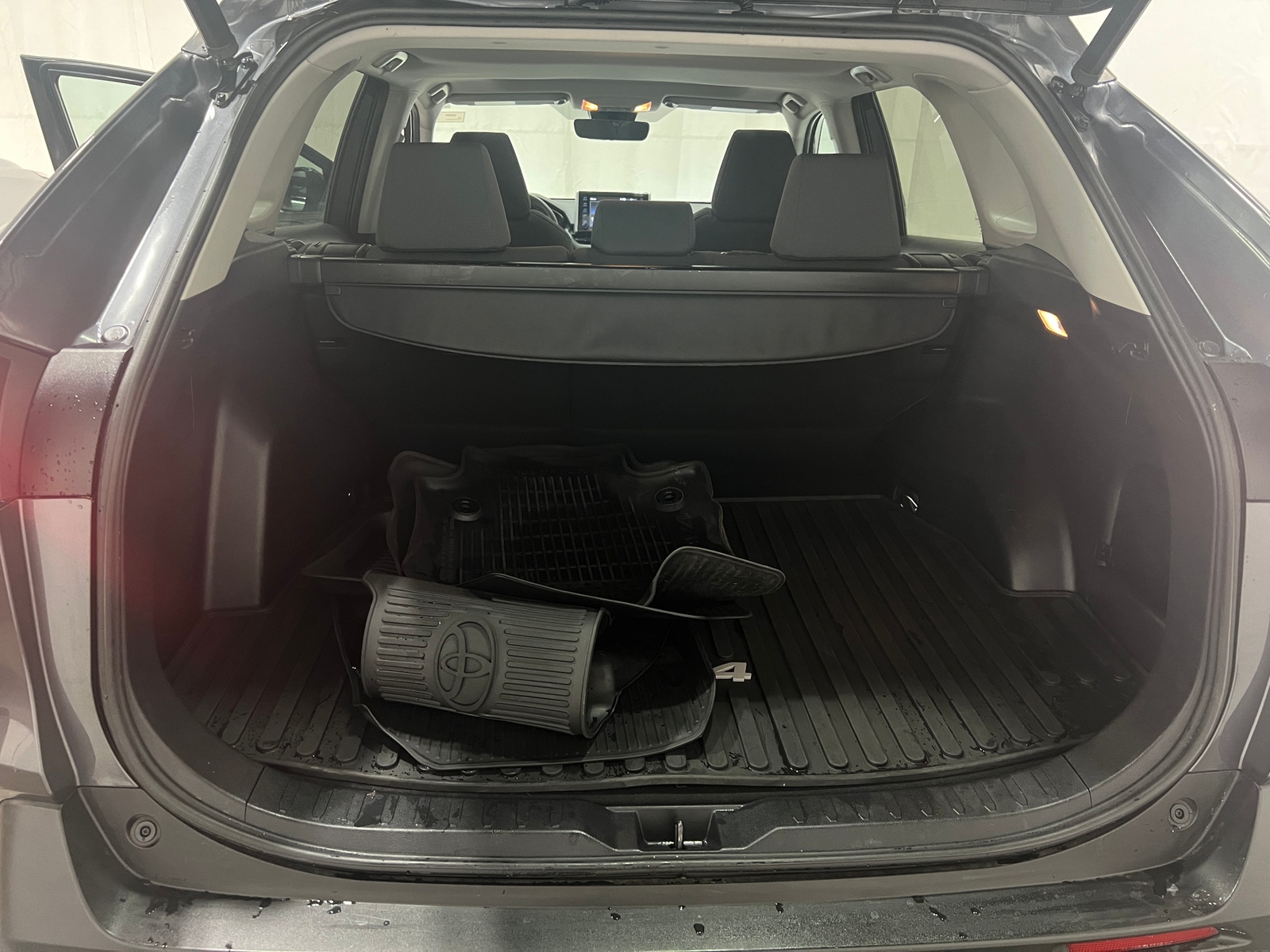 Thumbnail: 2019 Toyota RAV4 - 7