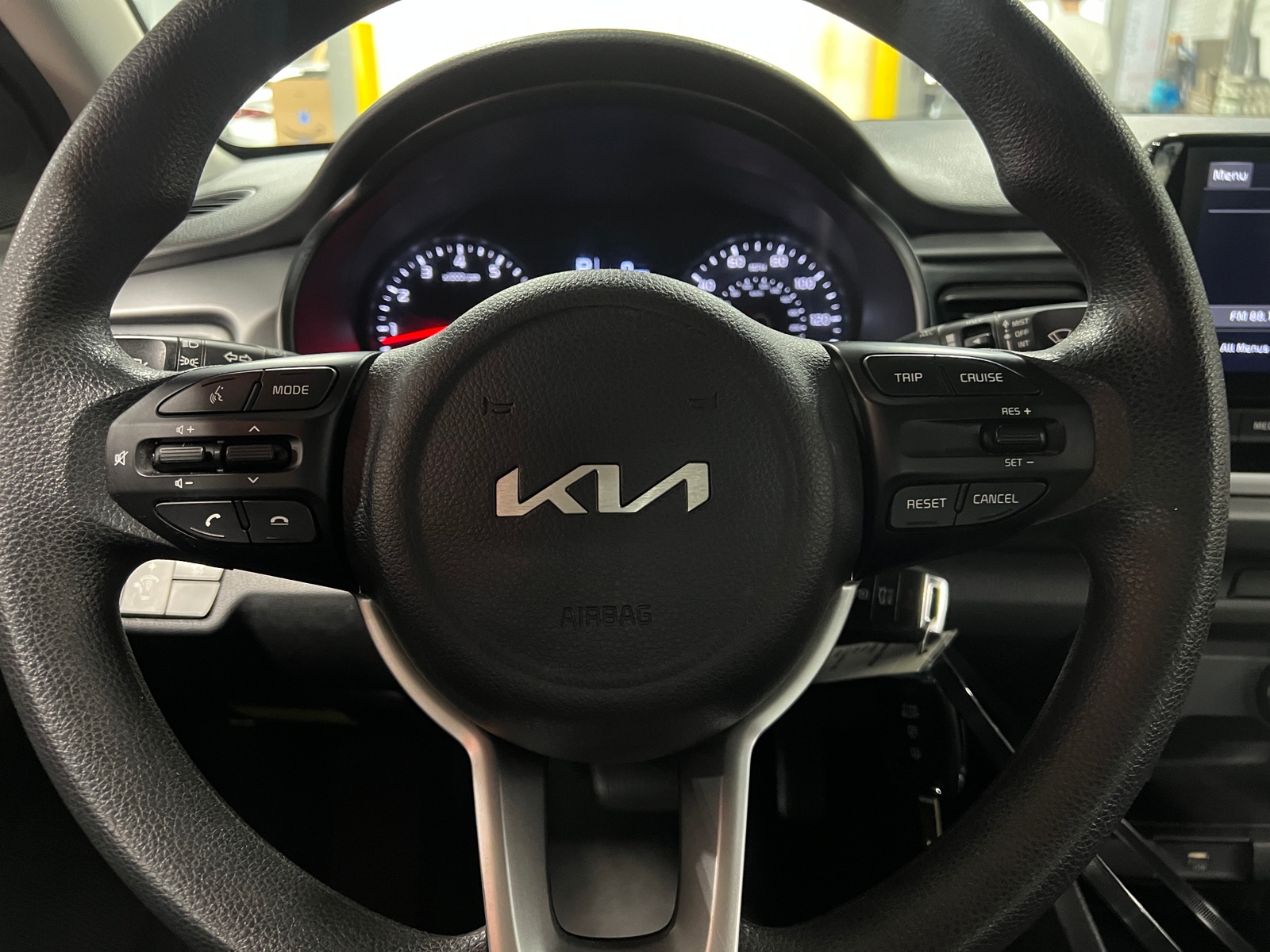 Thumbnail: 2022 Kia Rio - 5