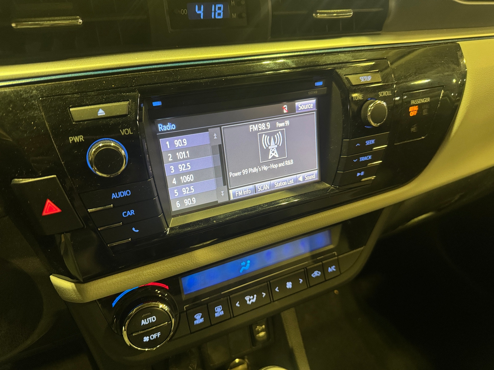 Thumbnail: 2015 Toyota Corolla - 4