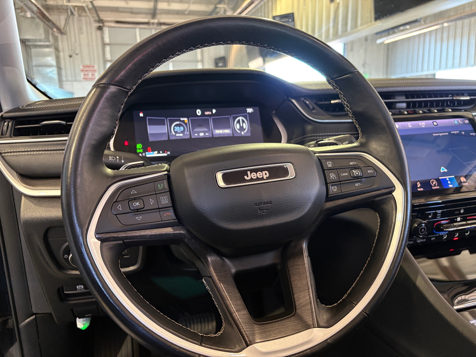 Thumbnail: 2021 Jeep Grand Cherokee L - 4
