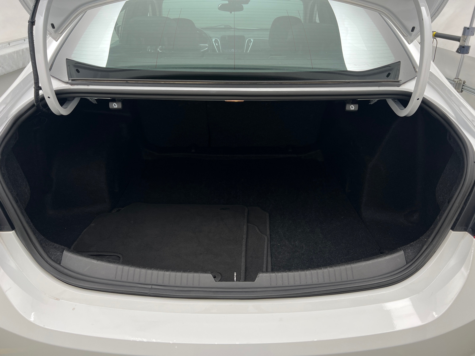 Thumbnail: 2024 Chevrolet Malibu - 7