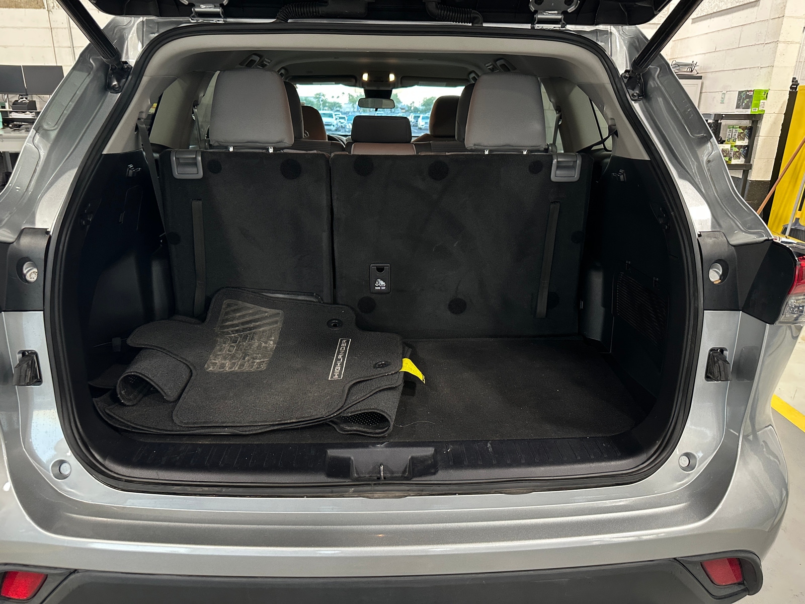 Thumbnail: 2021 Toyota Highlander - 7