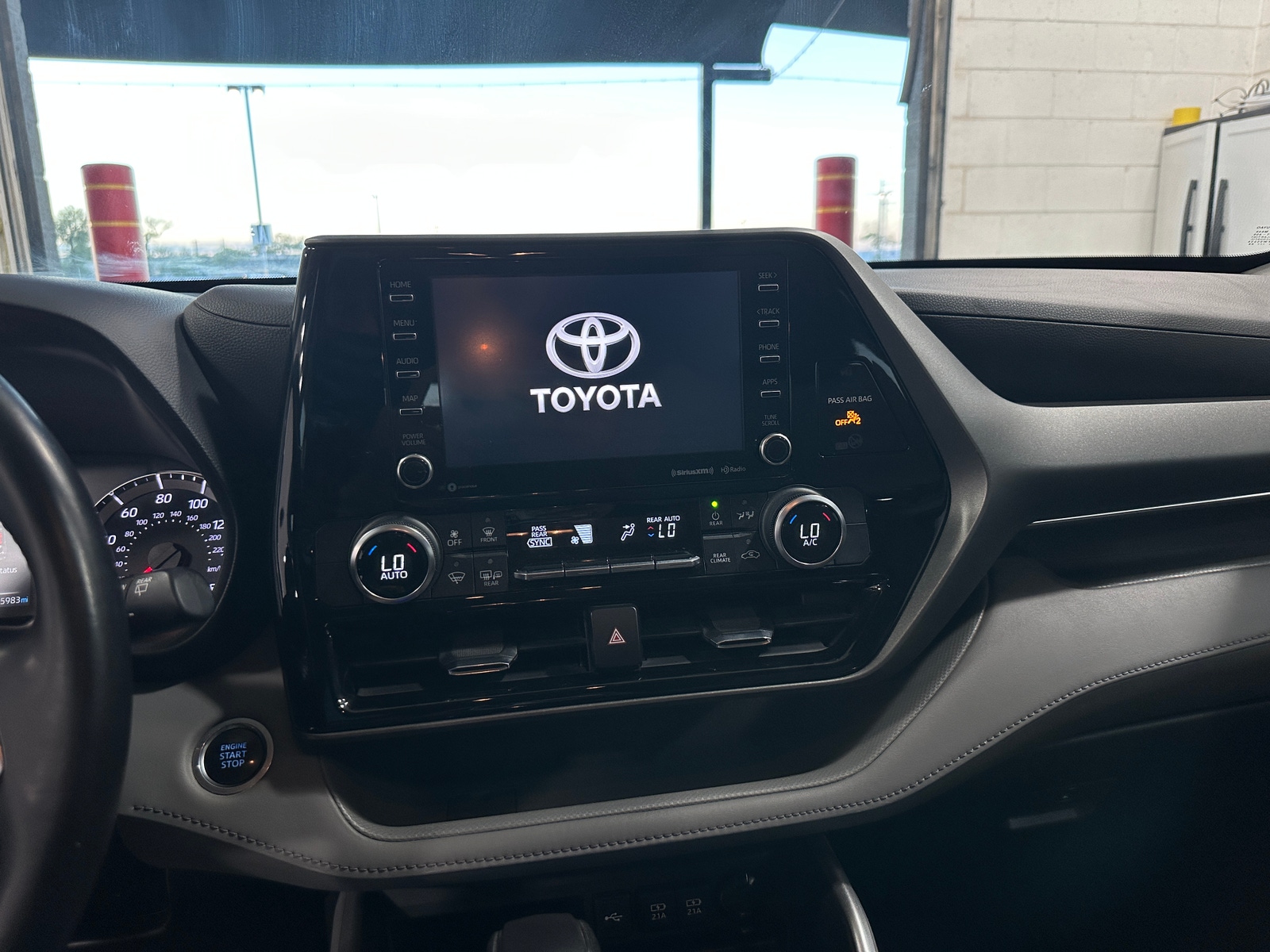 Thumbnail: 2021 Toyota Highlander - 4