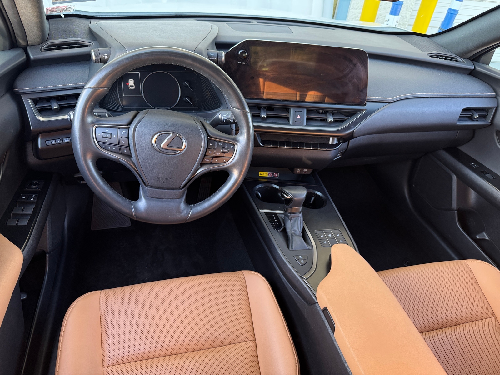 Thumbnail: 2023 Lexus UX - 2