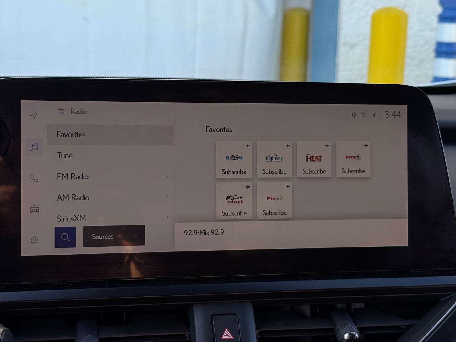 Thumbnail: 2023 Lexus UX - 3