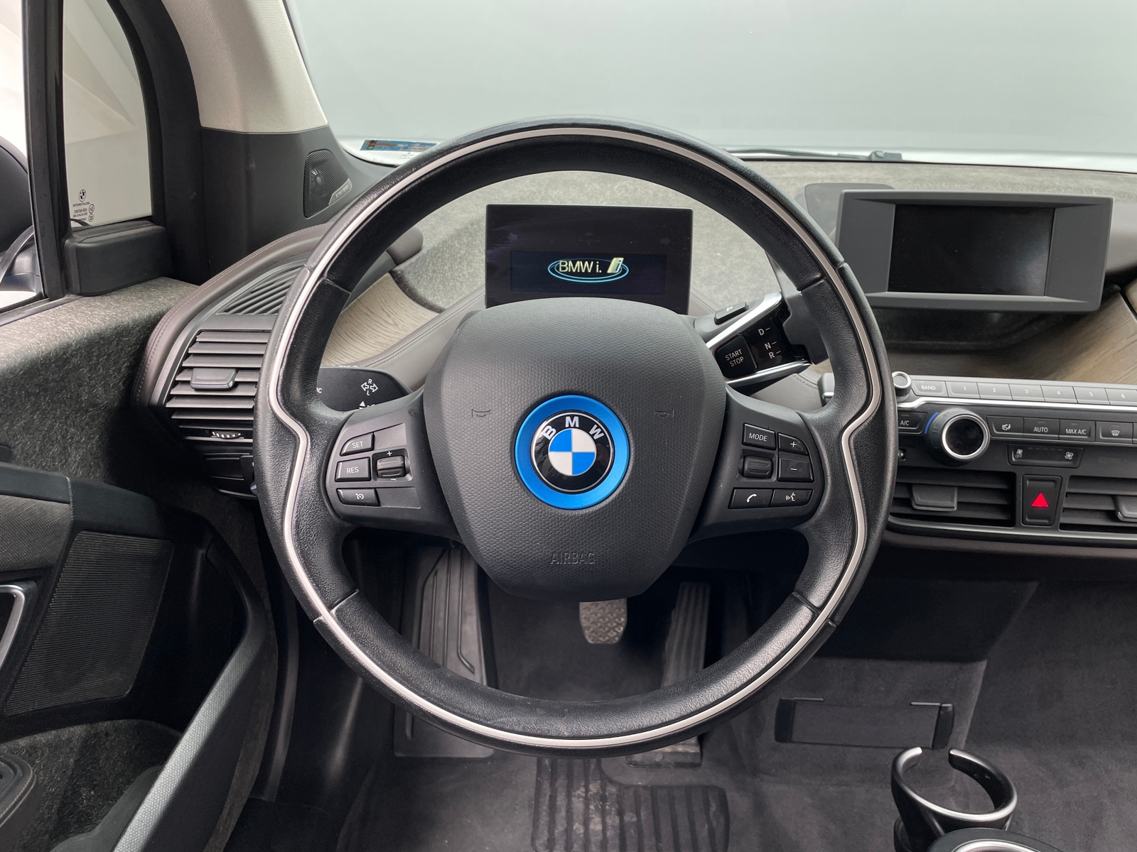 Thumbnail: 2017 BMW i3 - 5