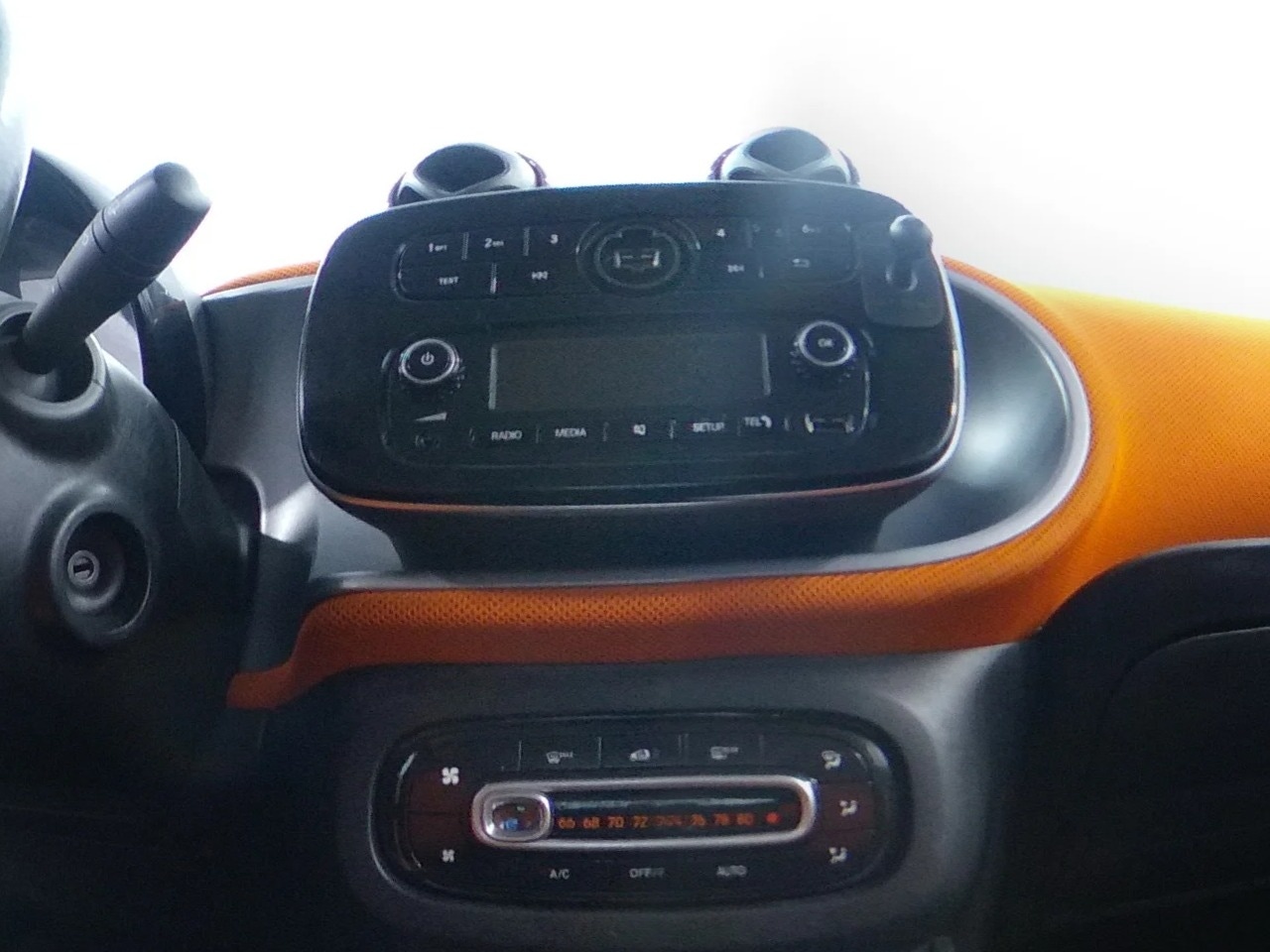 Thumbnail: 2016 smart fortwo - 3