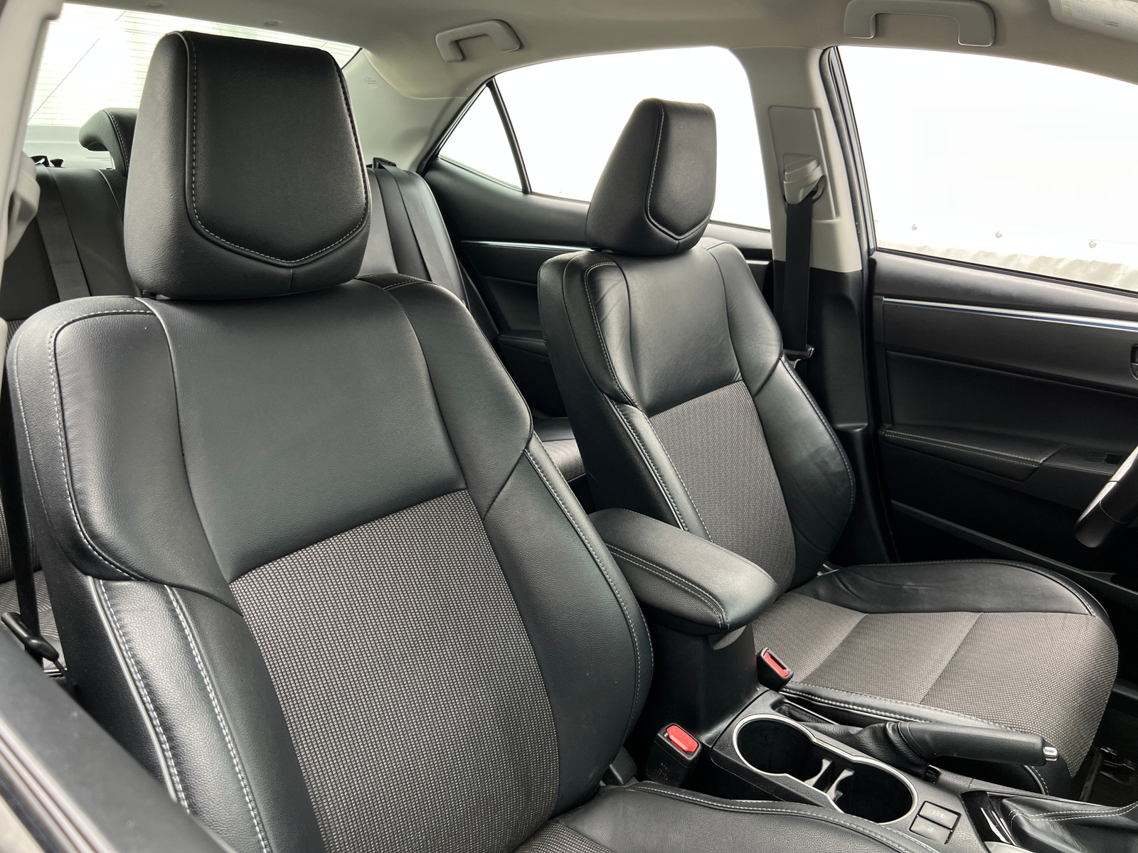 Thumbnail: 2016 Toyota Corolla - 2