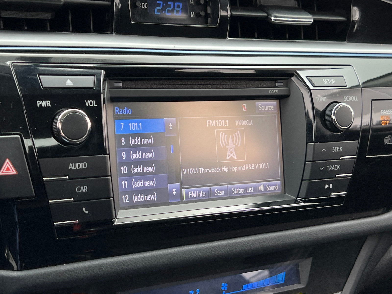 Thumbnail: 2016 Toyota Corolla - 4