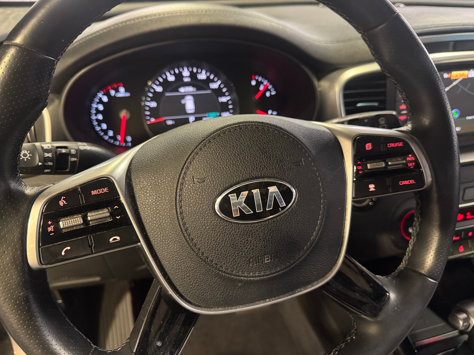 Thumbnail: 2019 Kia Sorento - 4