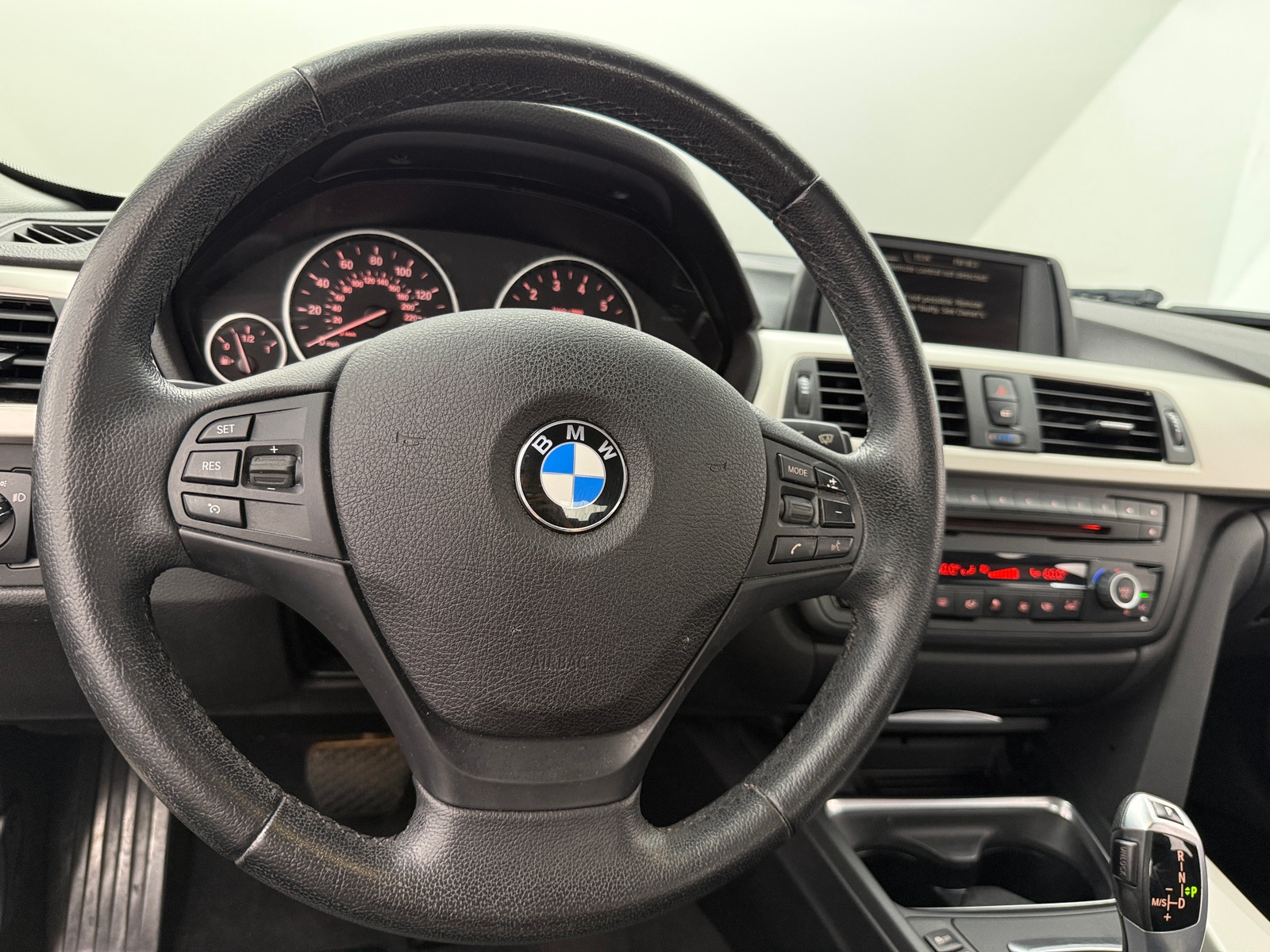 Thumbnail: 2015 BMW 3 Series - 4