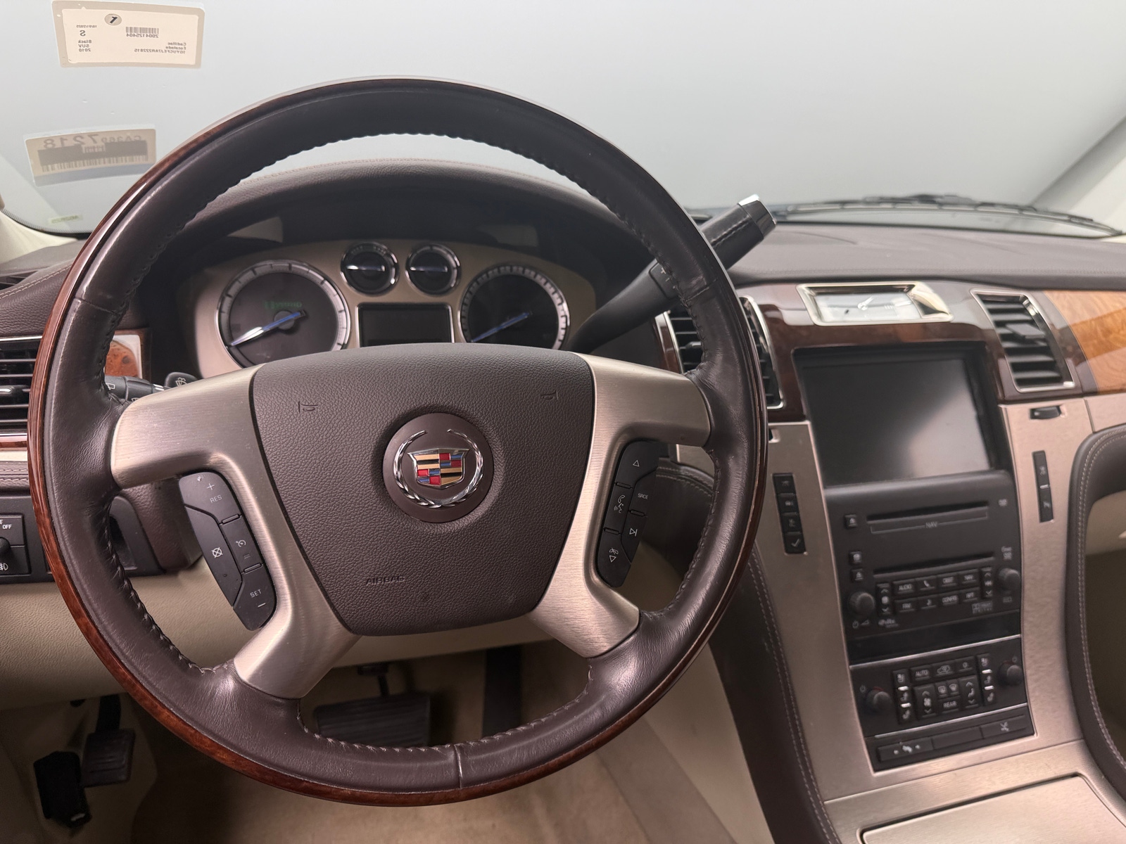 Thumbnail: 2010 Cadillac Escalade - 4