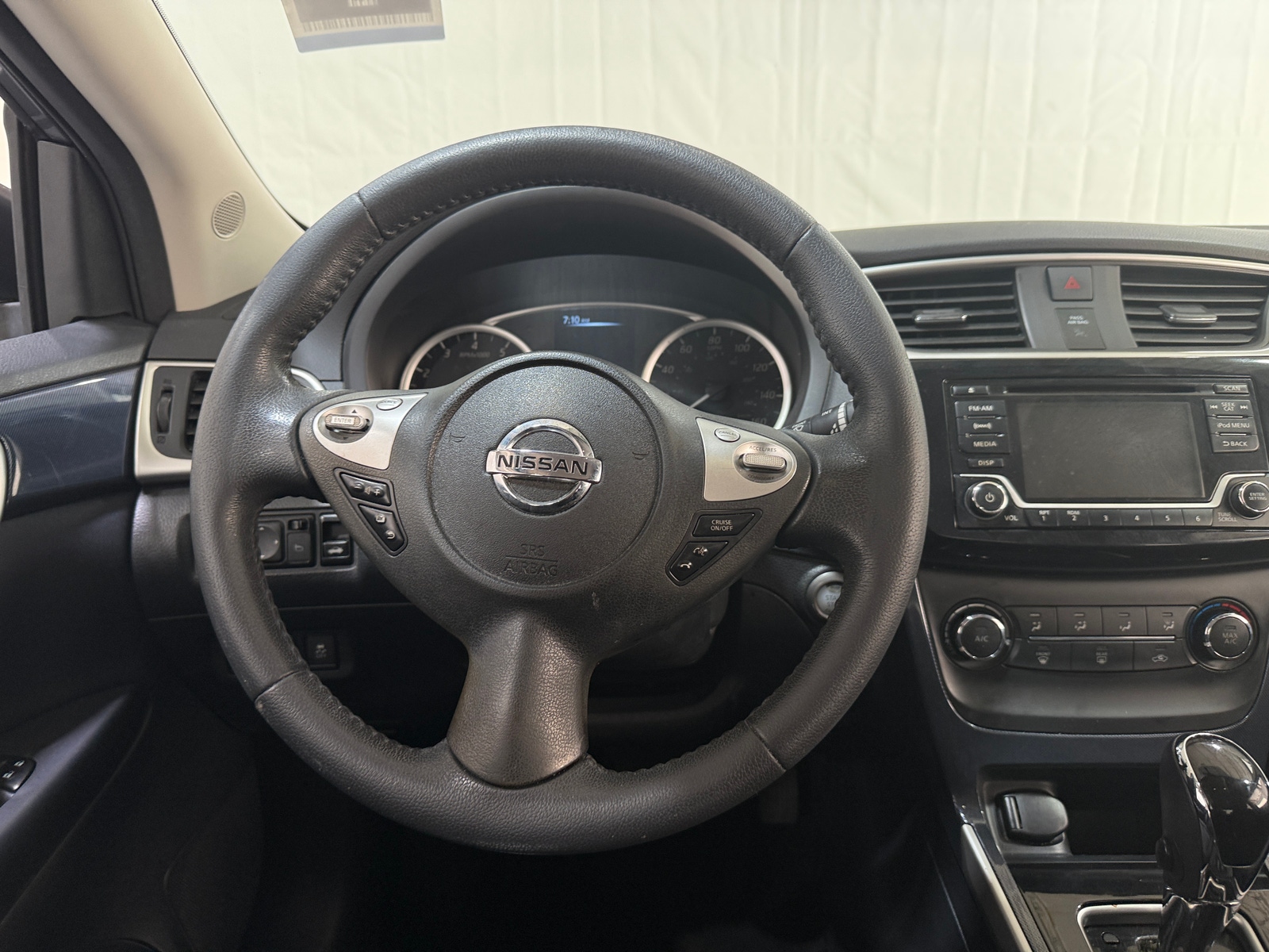 Thumbnail: 2017 Nissan Sentra - 5