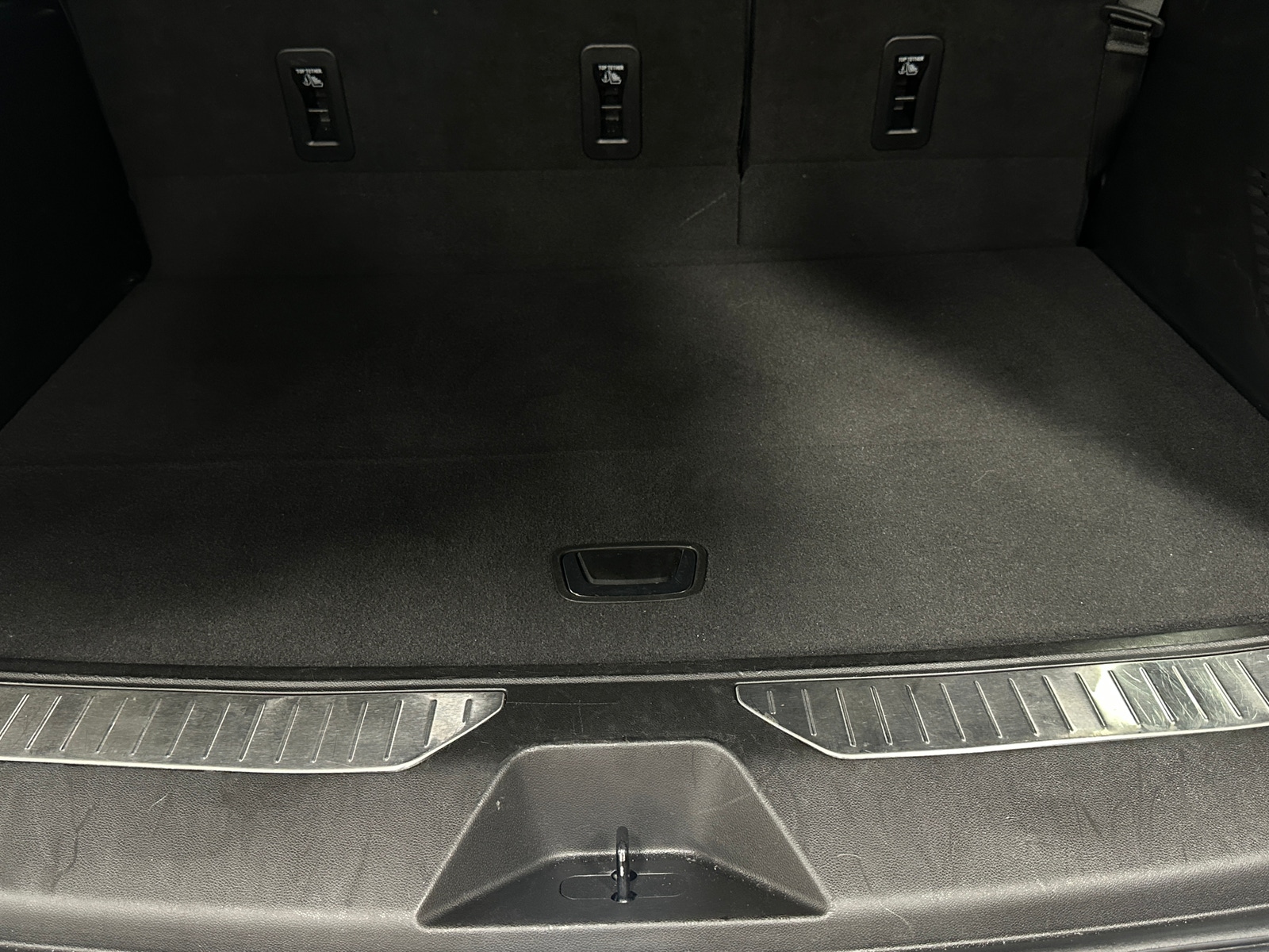 Thumbnail: 2023 Chevrolet Suburban - 6
