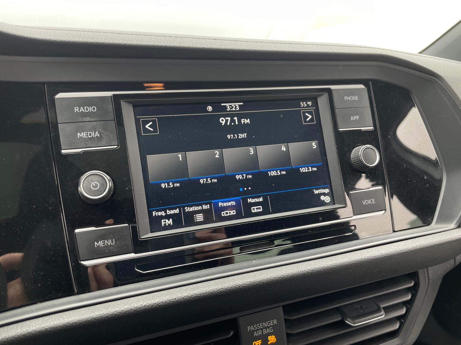 Thumbnail: 2021 Volkswagen Jetta - 3