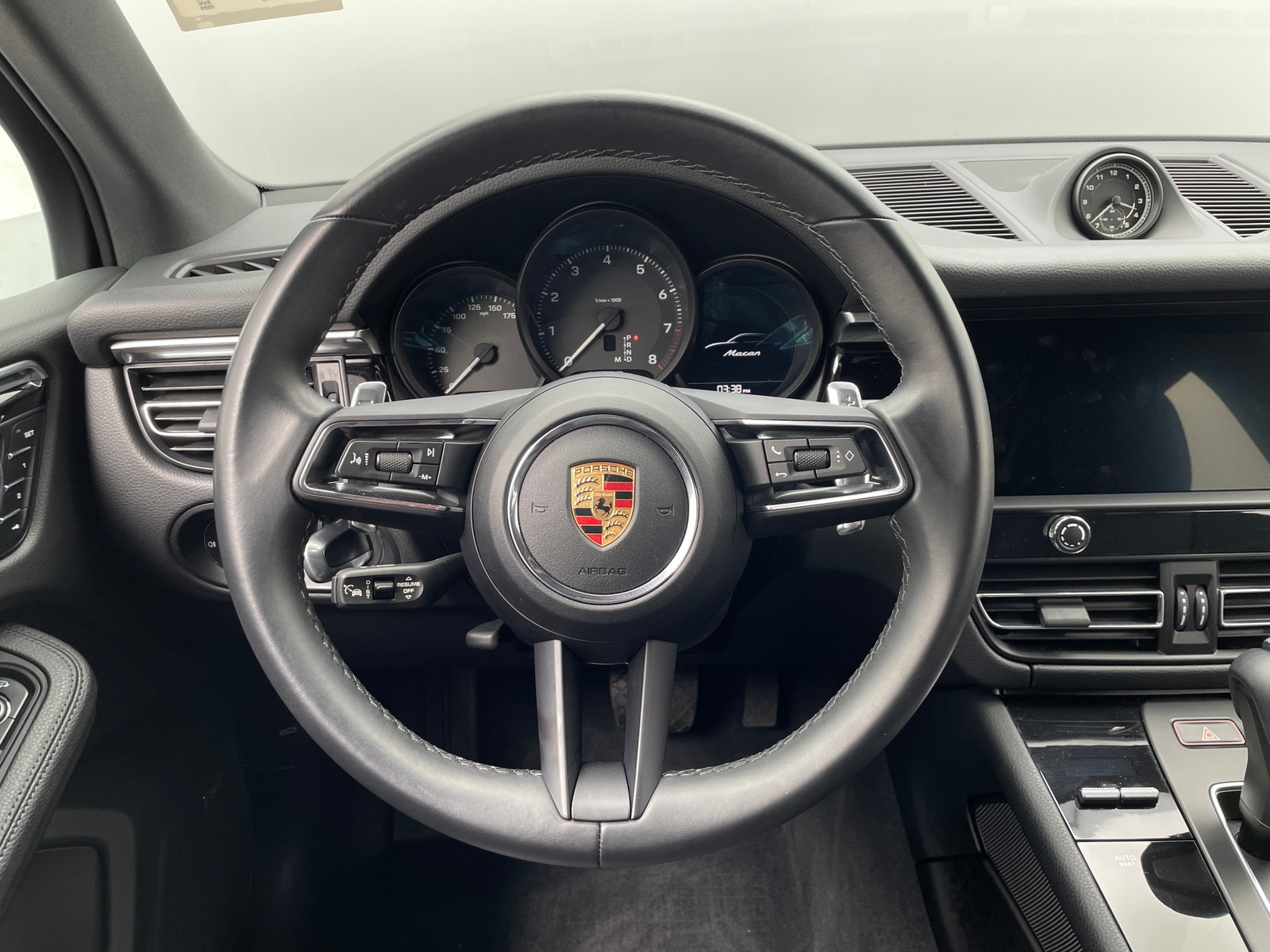 Thumbnail: 2023 Porsche Macan - 4