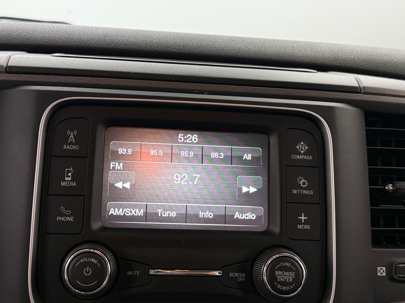 Thumbnail: 2022 RAM 1500 Classic - 4