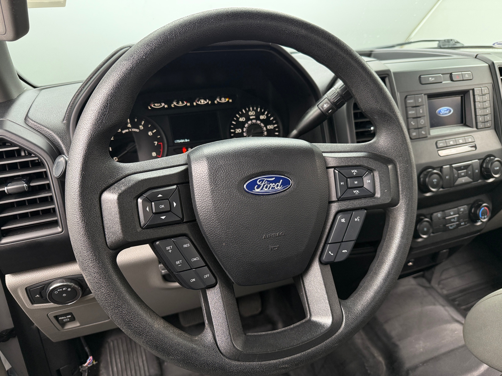 Thumbnail: 2019 Ford Econoline - 5