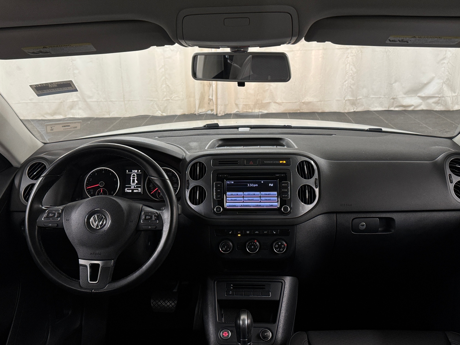 Thumbnail: 2015 Volkswagen Tiguan - 3