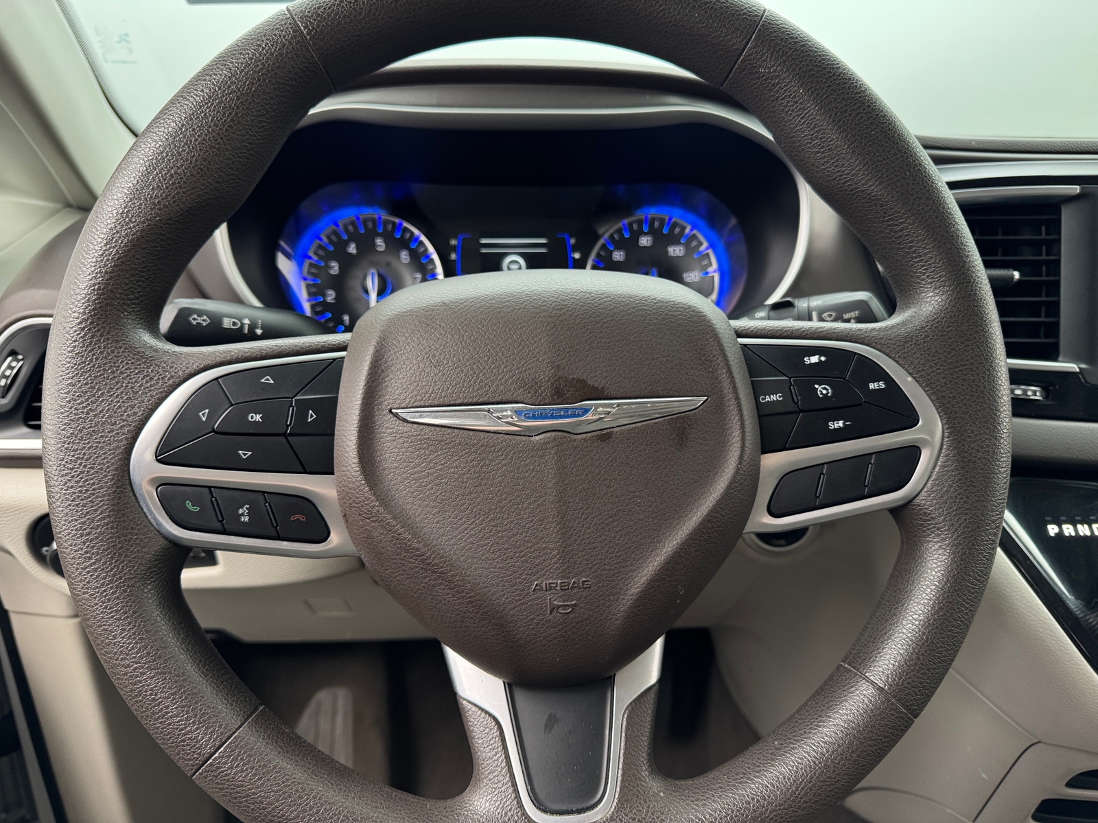 Thumbnail: 2019 Chrysler Pacifica - 5