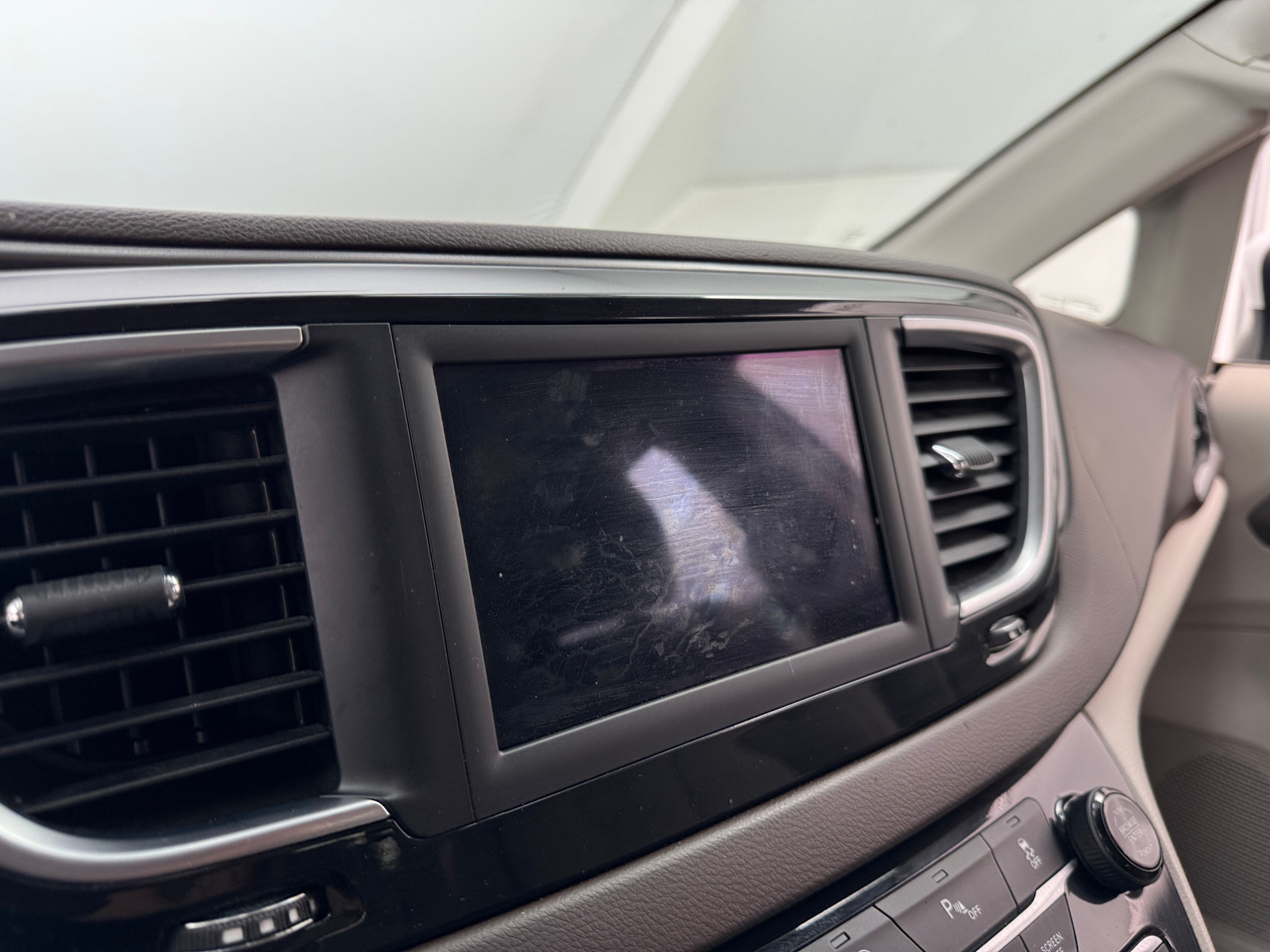 Thumbnail: 2019 Chrysler Pacifica - 4