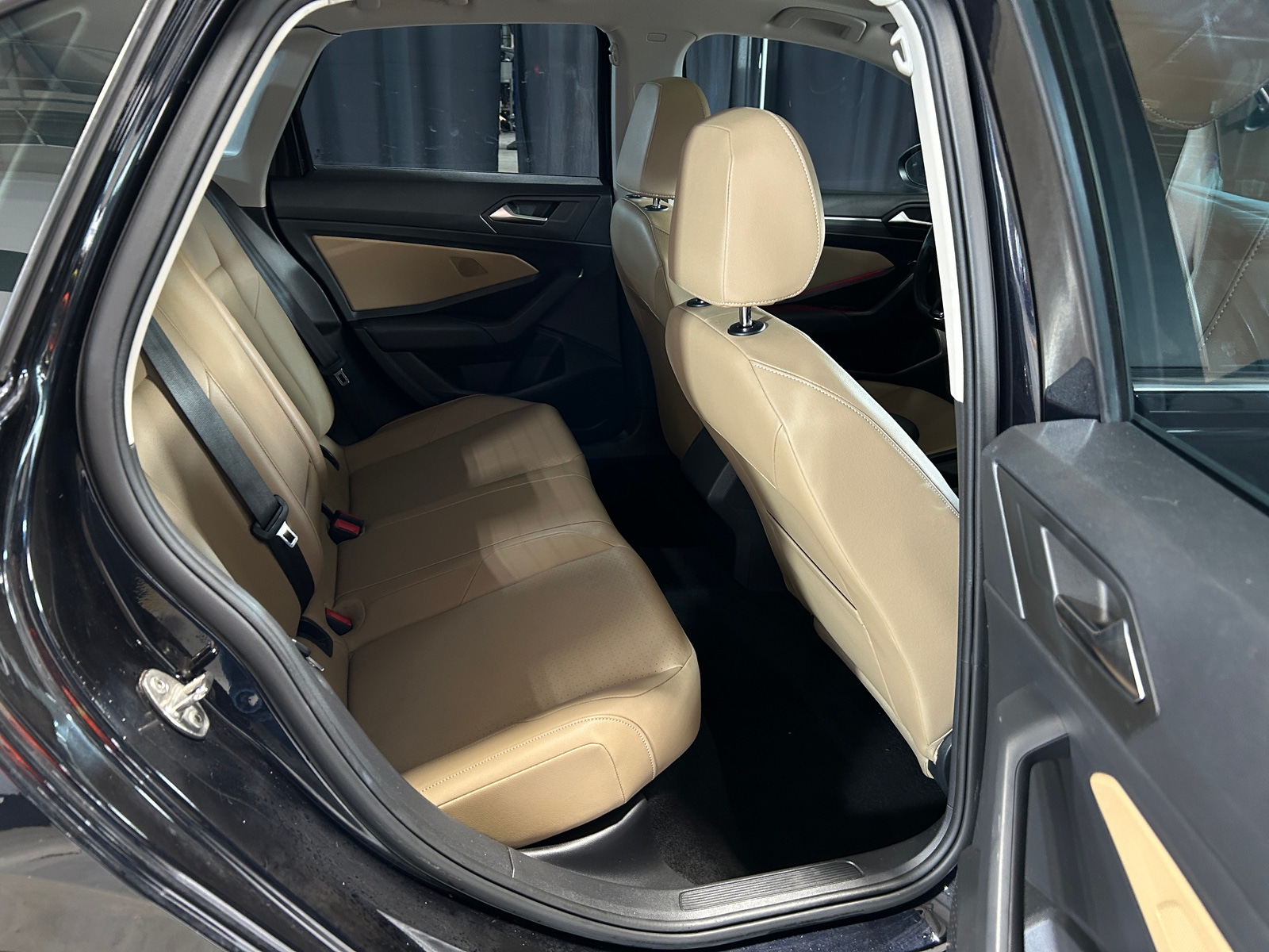Thumbnail: 2019 Volkswagen Jetta - 5