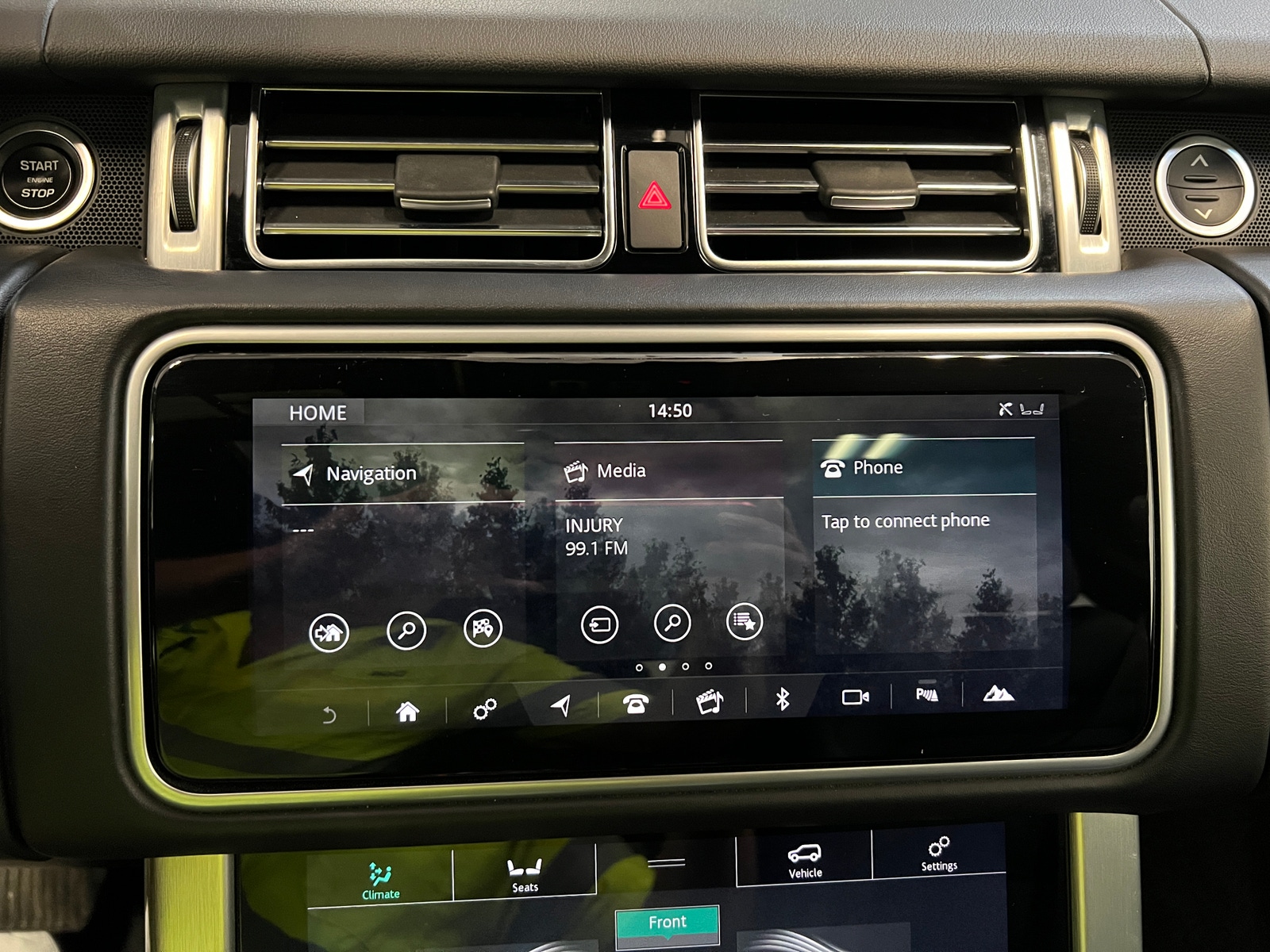 Thumbnail: 2018 Land Rover Range Rover - 3
