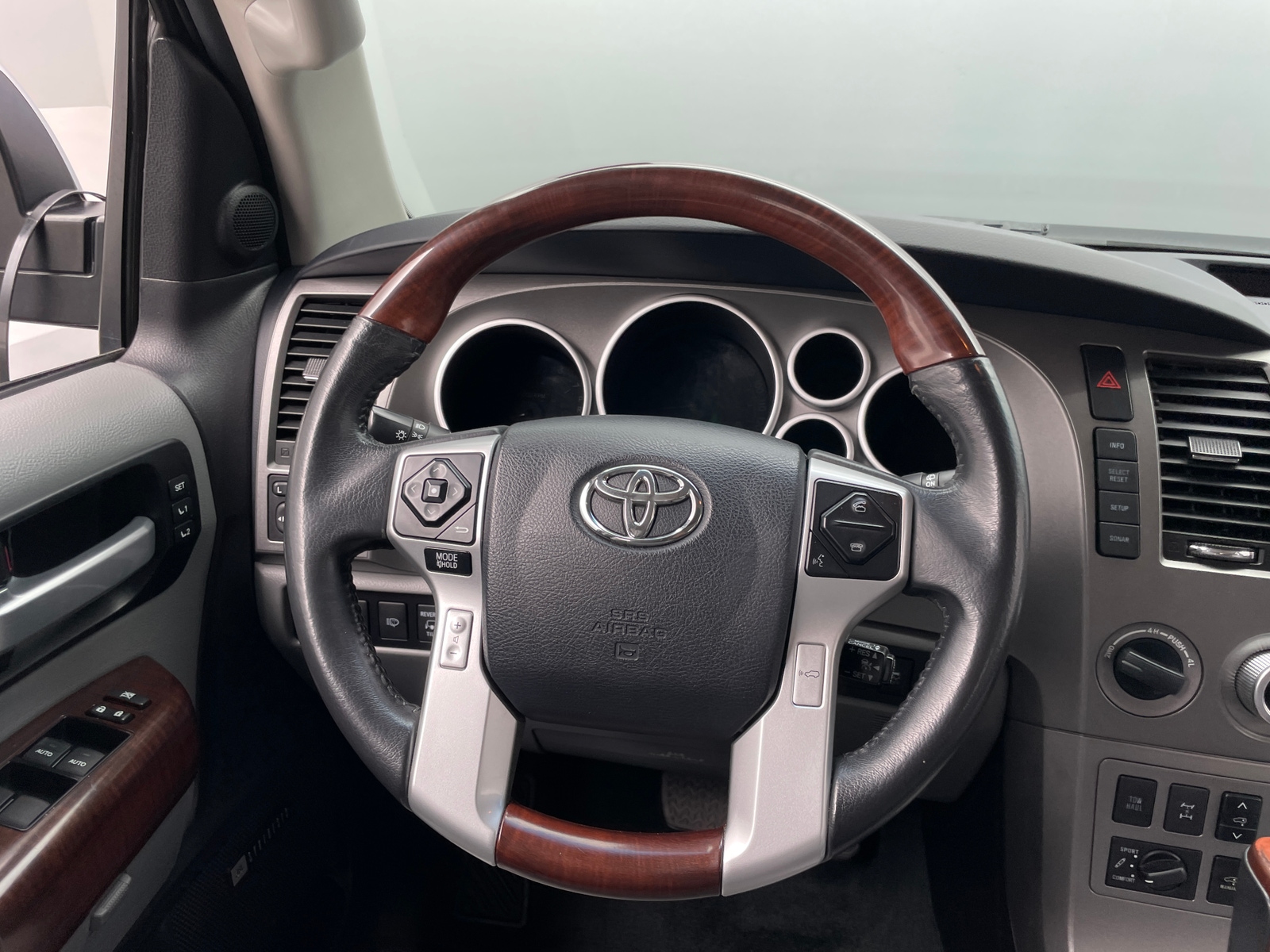 Thumbnail: 2017 Toyota Sequoia - 4