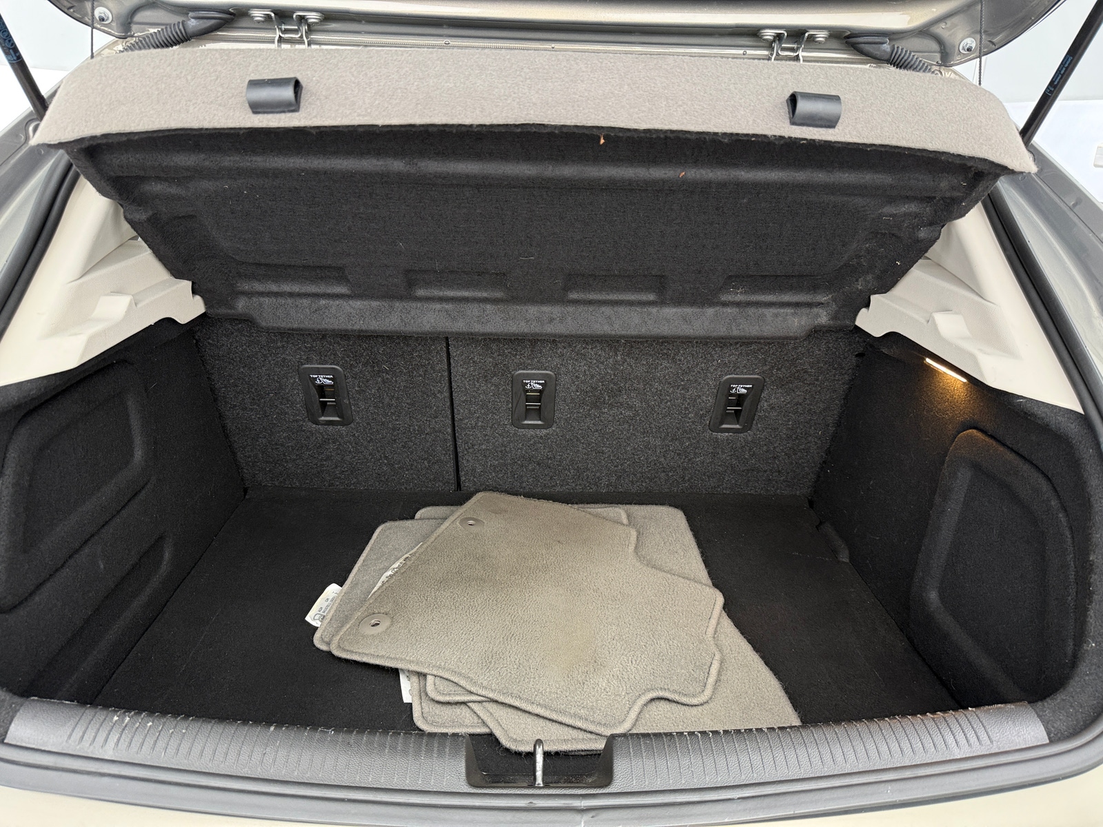 Thumbnail: 2017 Chevrolet Cruze - 7