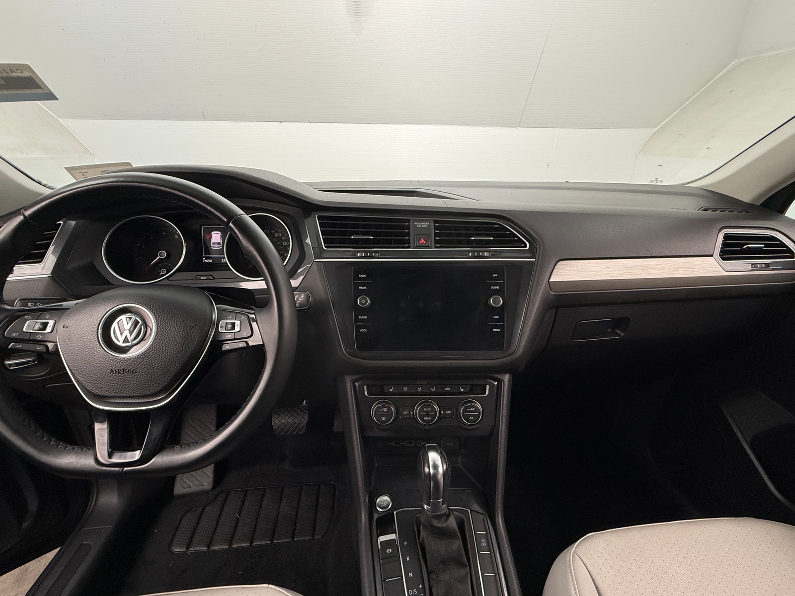 Thumbnail: 2019 Volkswagen Tiguan - 2