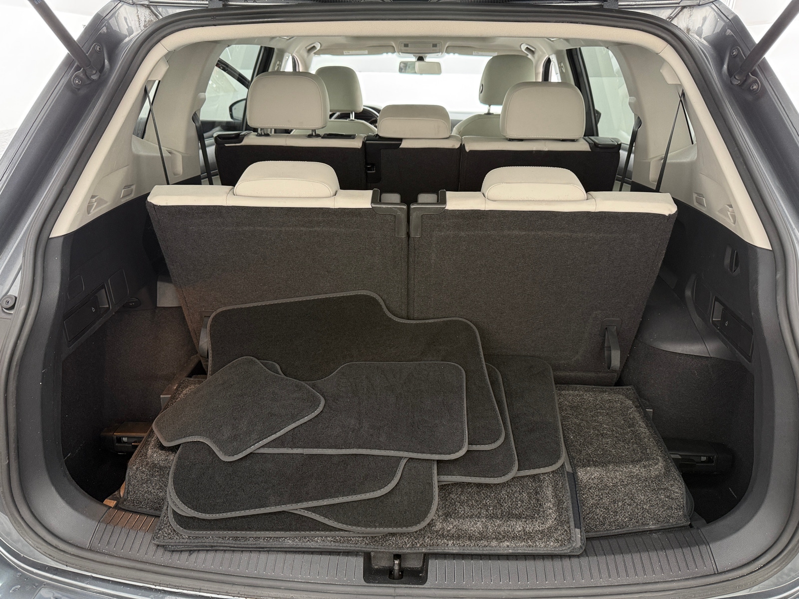 Thumbnail: 2019 Volkswagen Tiguan - 6