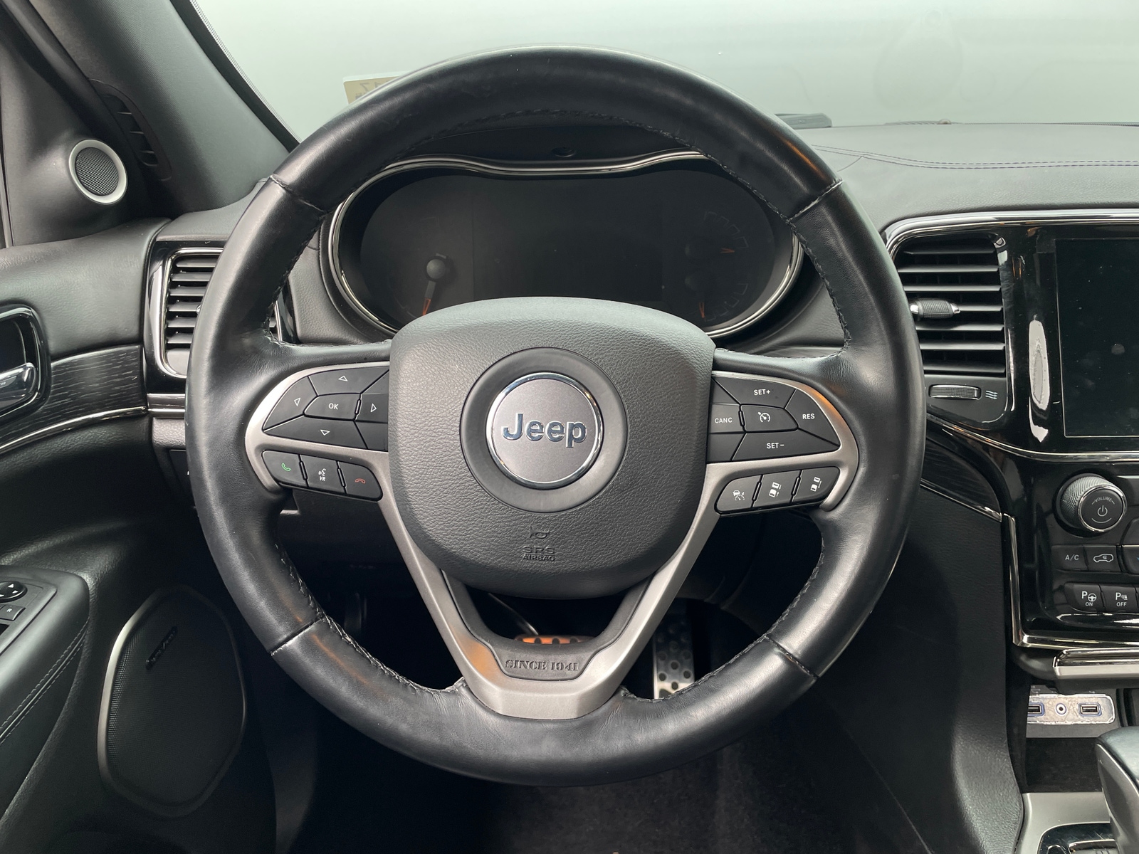 Thumbnail: 2021 Jeep Grand Cherokee - 4