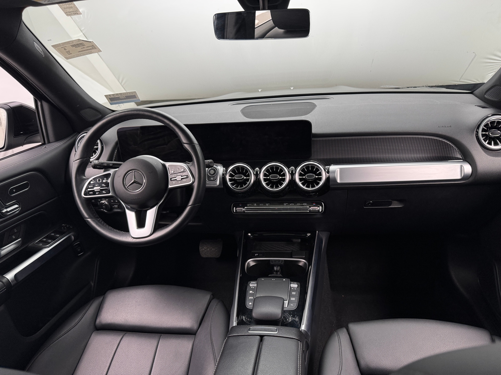 Thumbnail: 2022 Mercedes-Benz GLB - 2