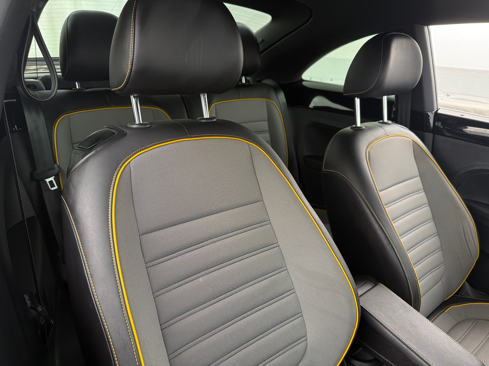 Thumbnail: 2017 Volkswagen Beetle - 2