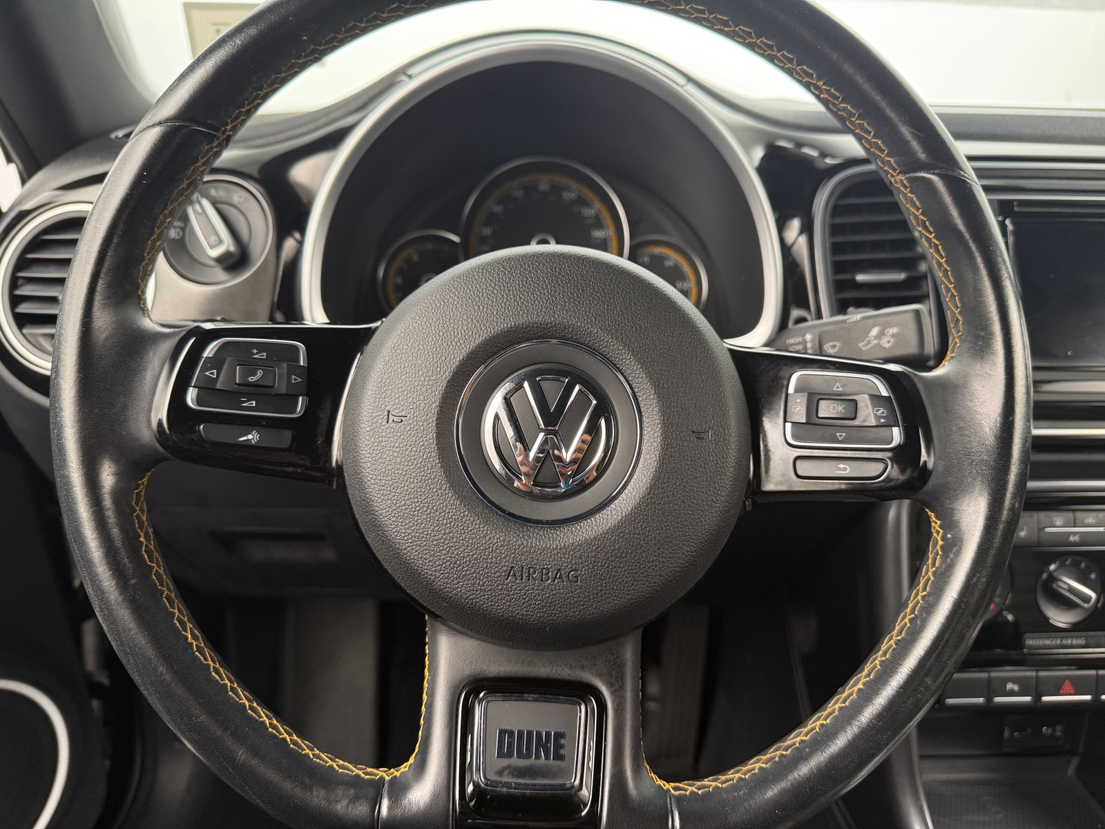 Thumbnail: 2017 Volkswagen Beetle - 5